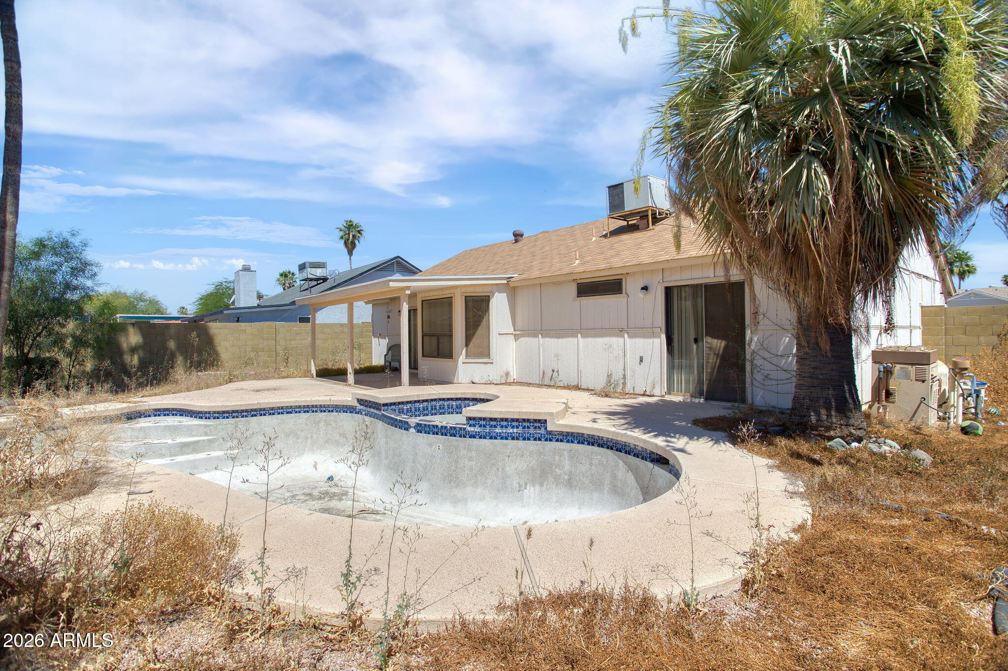 401 W ROSEMONTE Drive