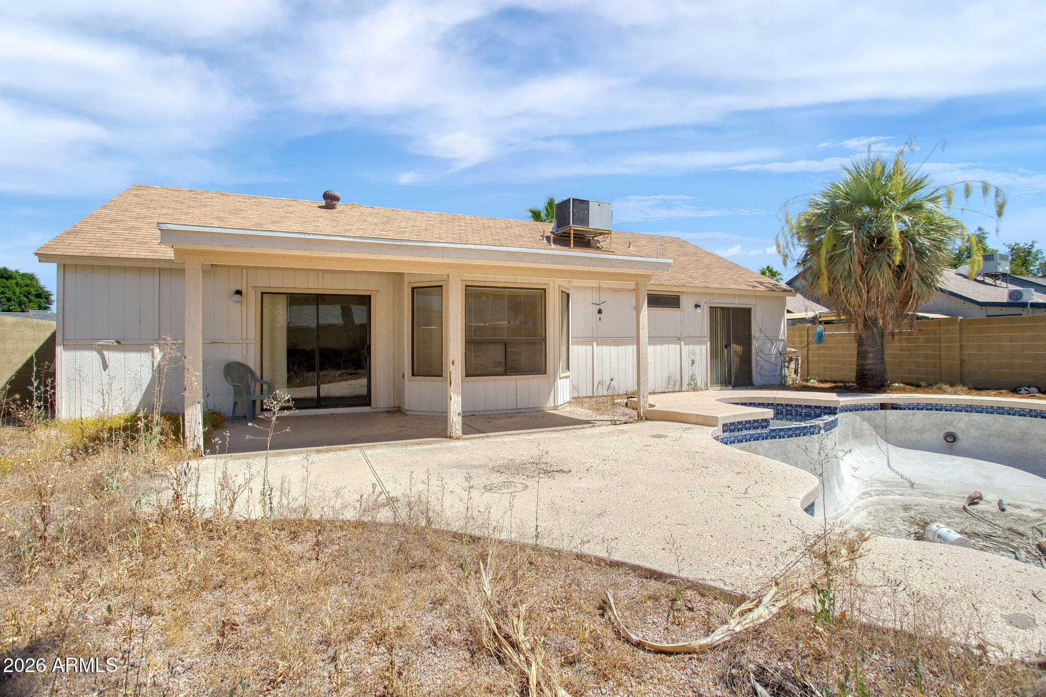 401 W ROSEMONTE Drive