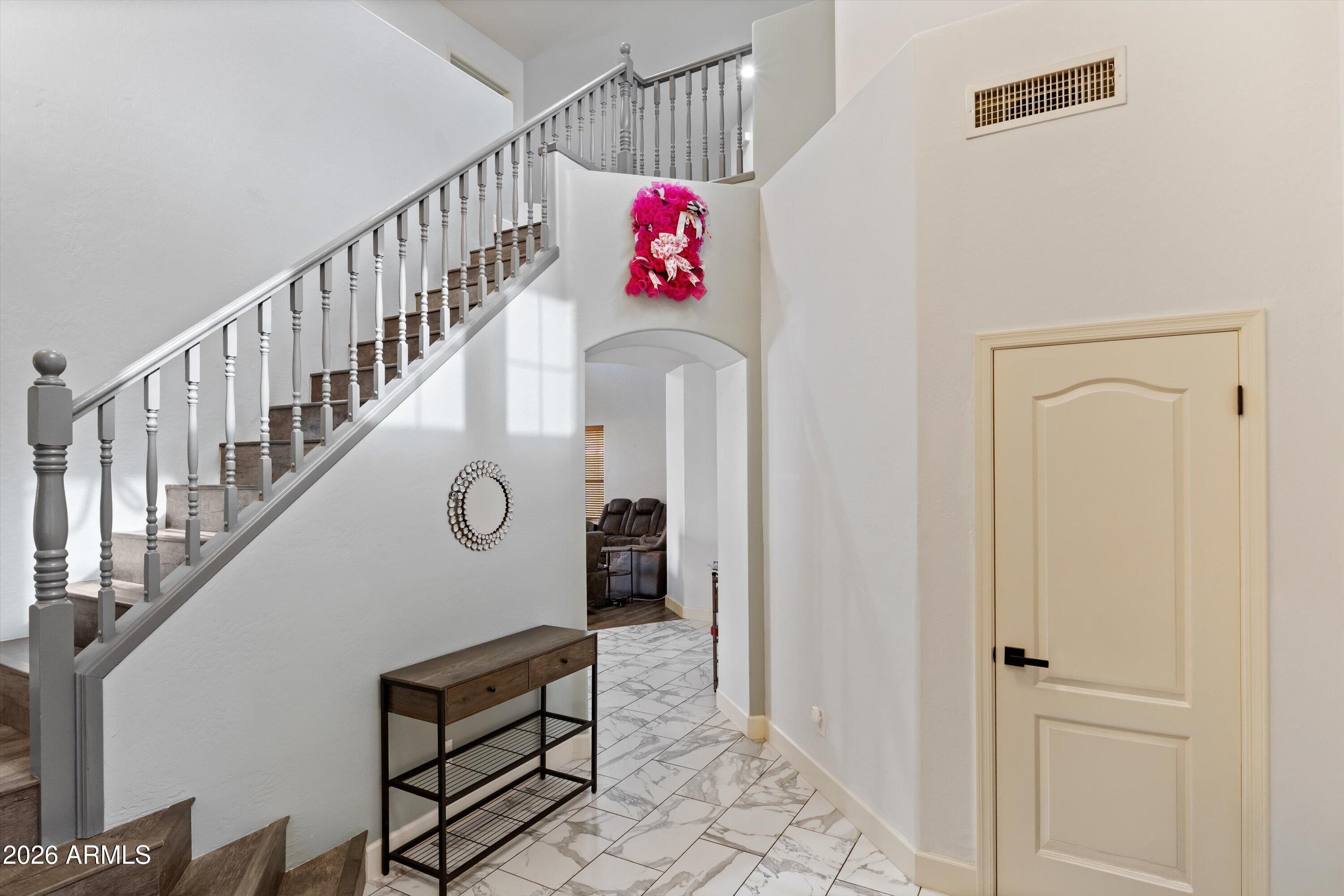 5912 W RUNNING DEER Trail