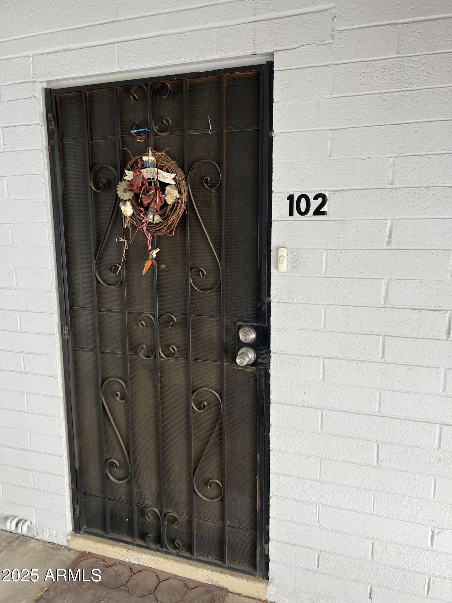 2530 W Berridge Lane E102