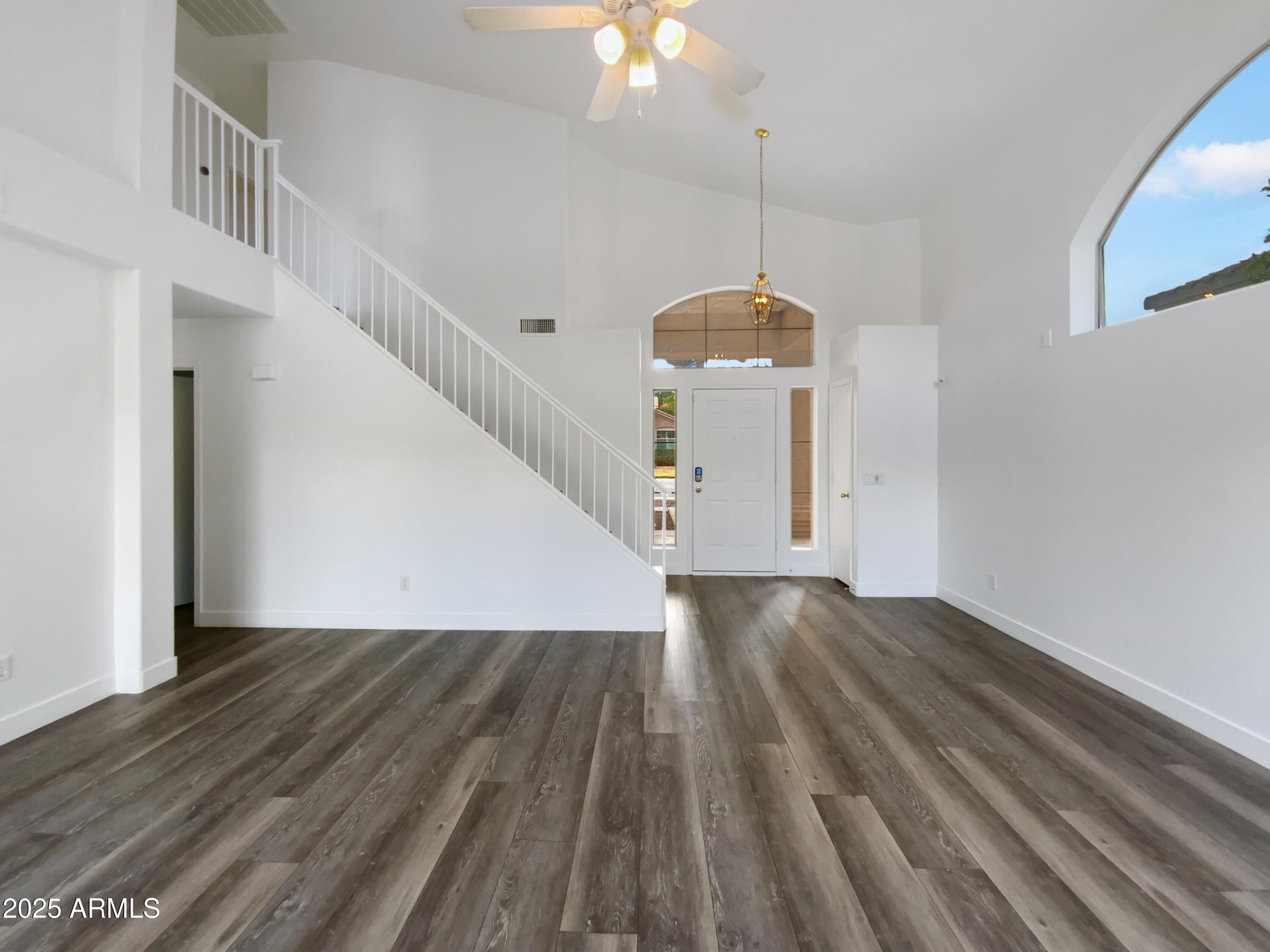 1940 W ORIOLE Way