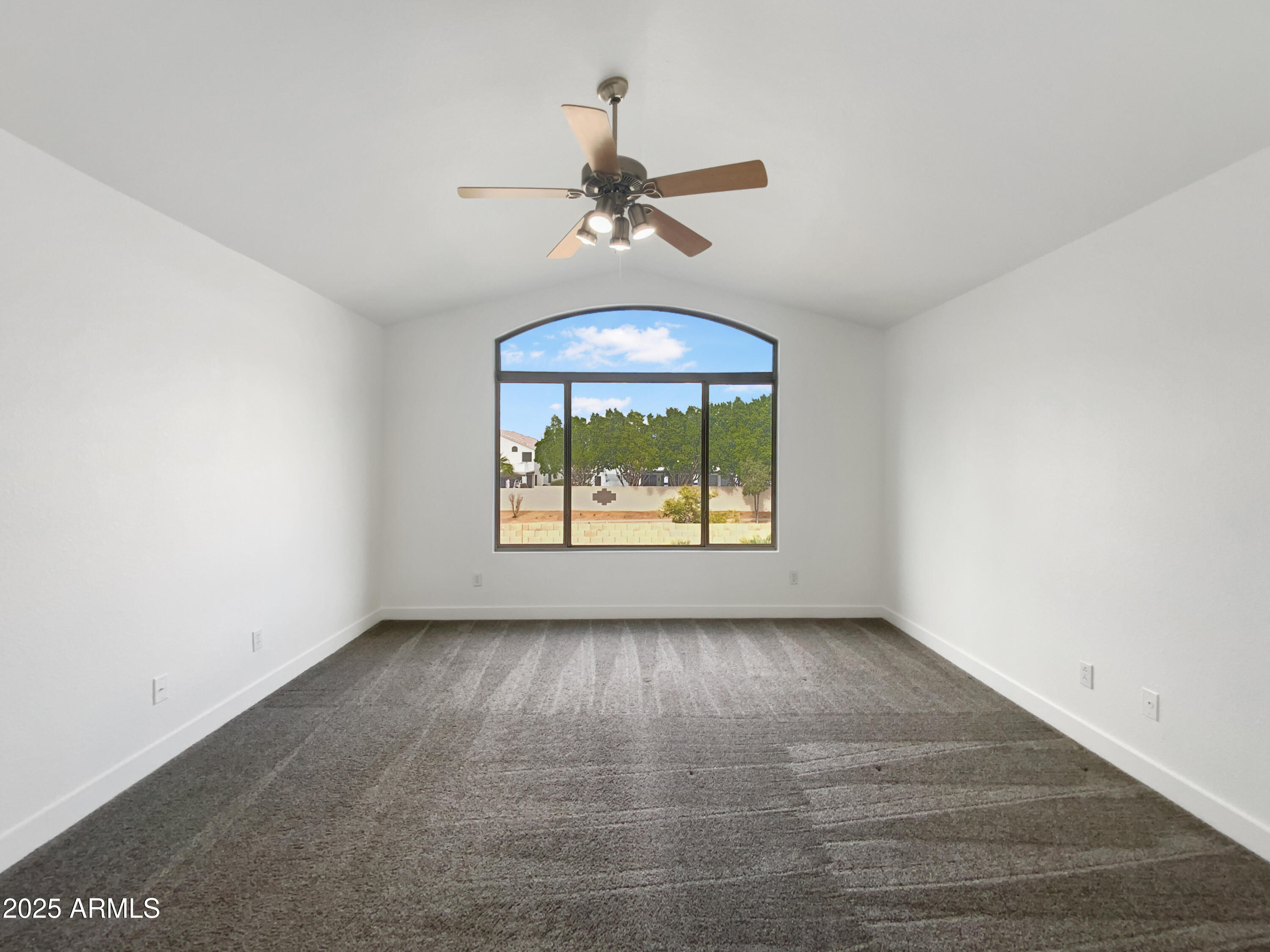 1940 W ORIOLE Way