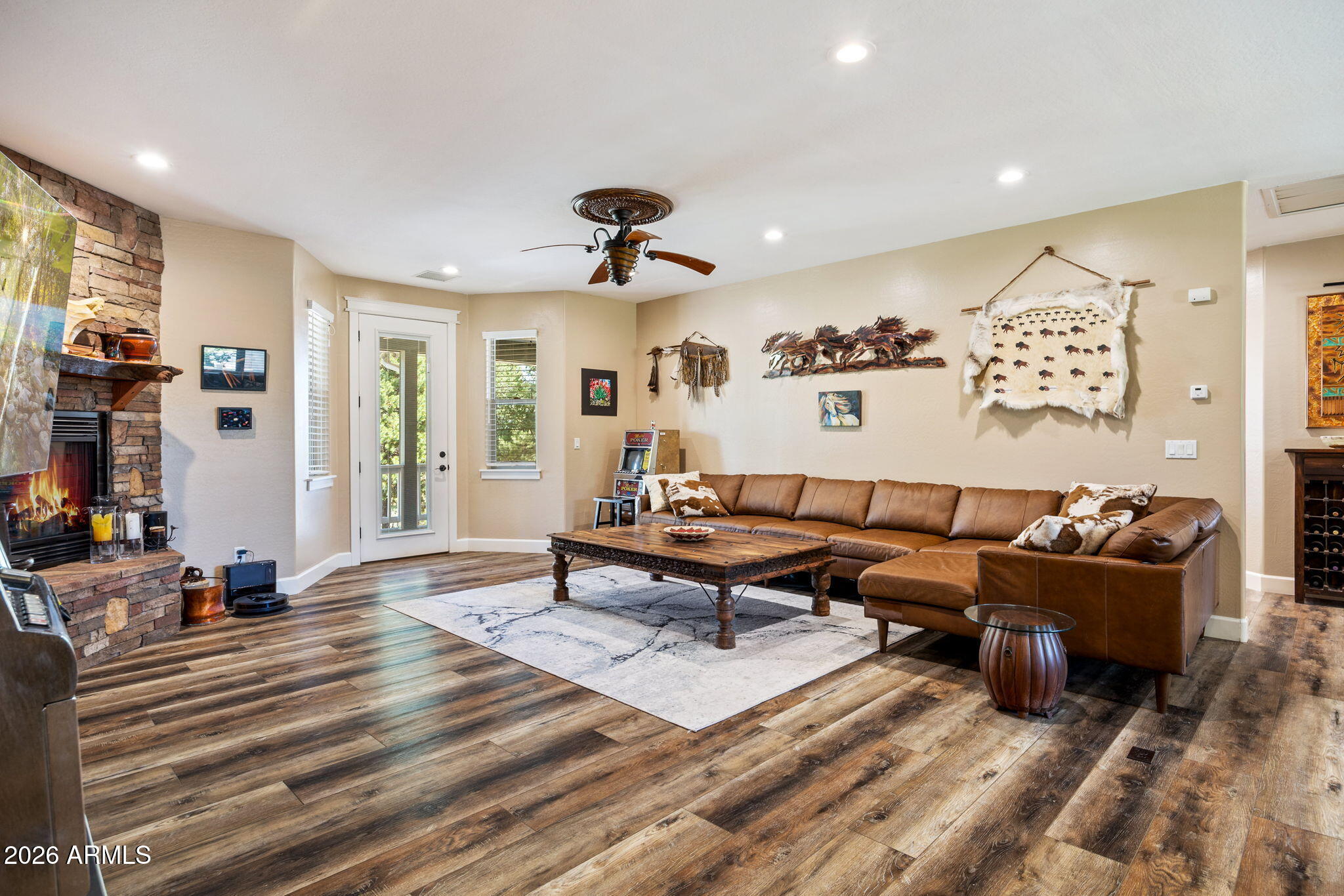 3400 W LION BARGER Drive