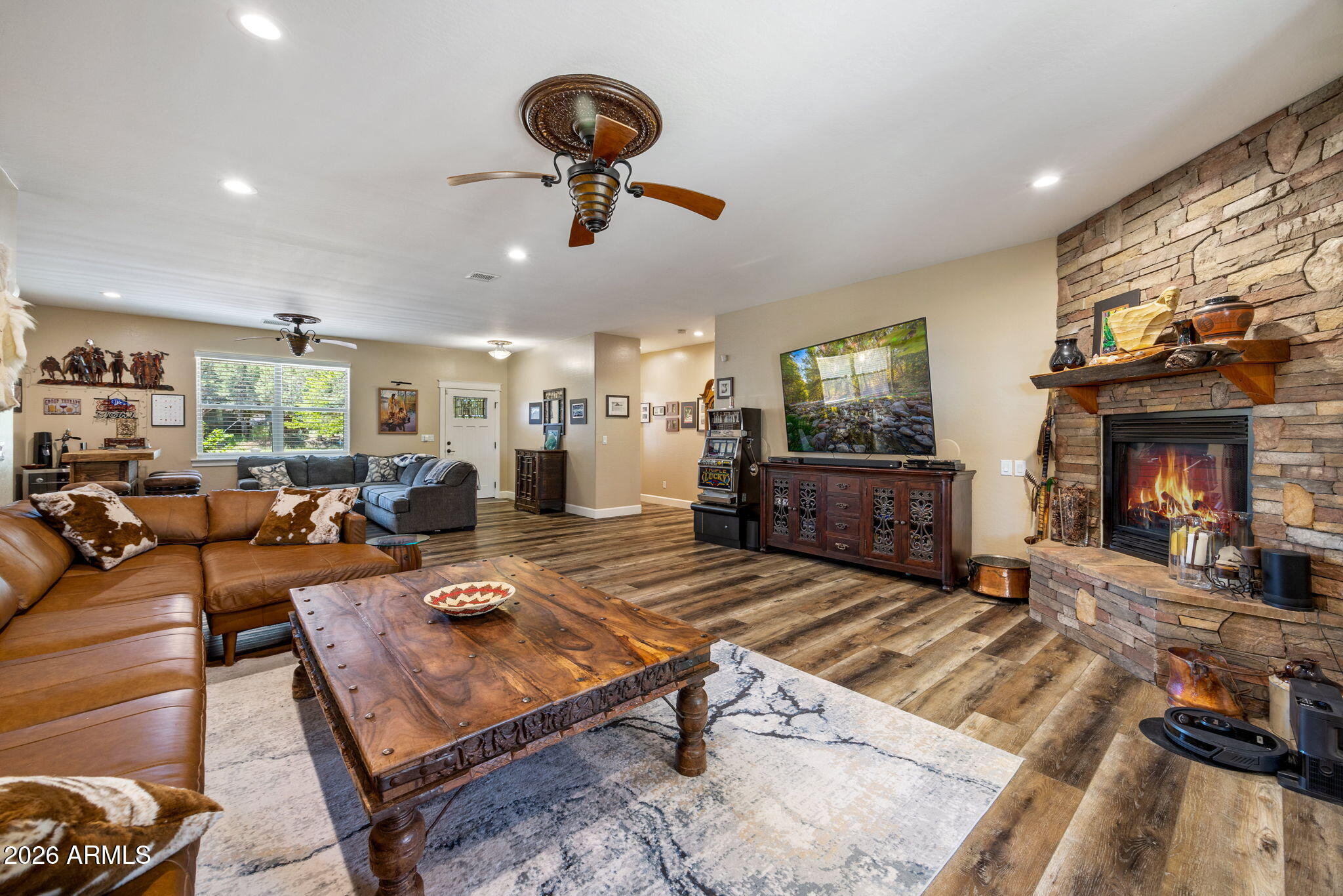 3400 W LION BARGER Drive