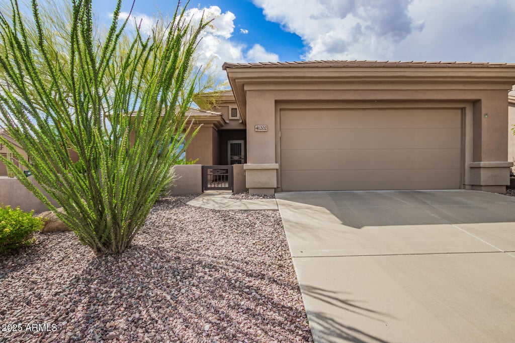 Photo of 41202 N Rolling Green Way, Anthem, AZ 85086 (MLS # 7090513)