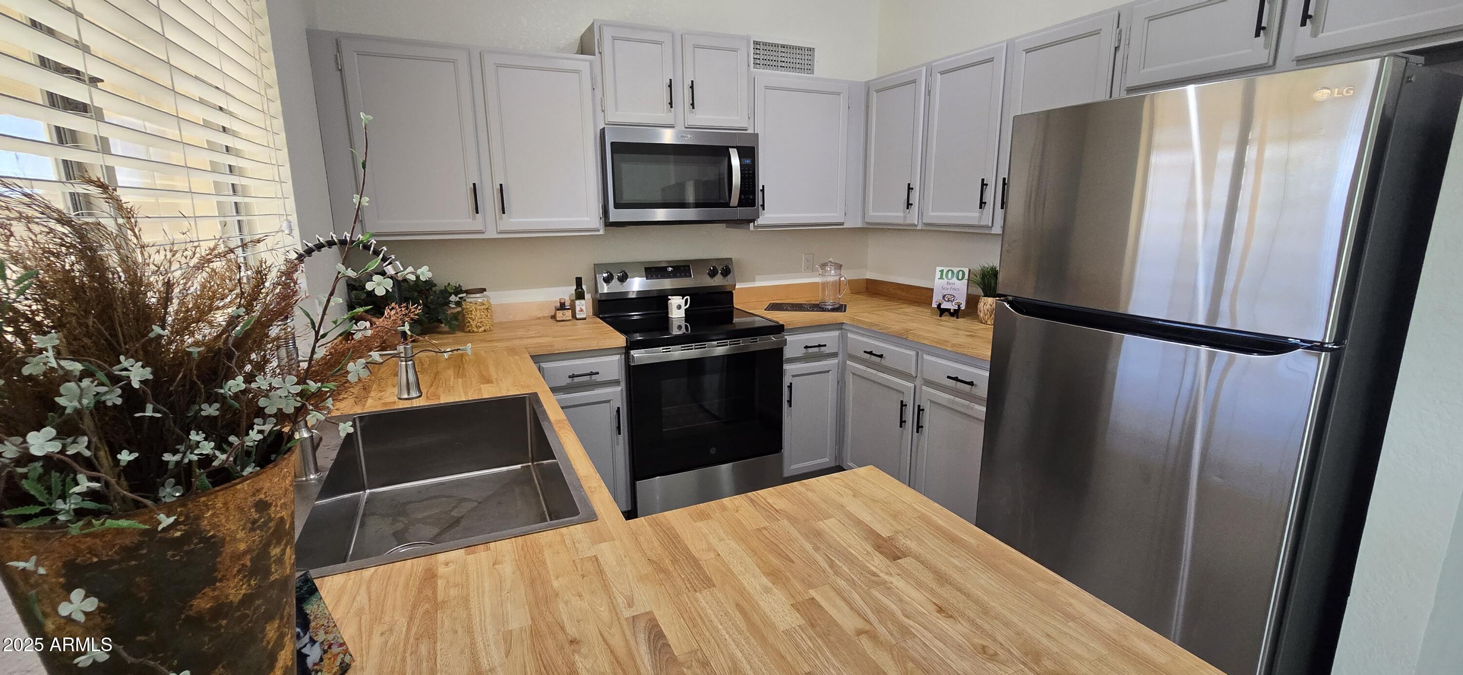 6507 E JENSEN Street