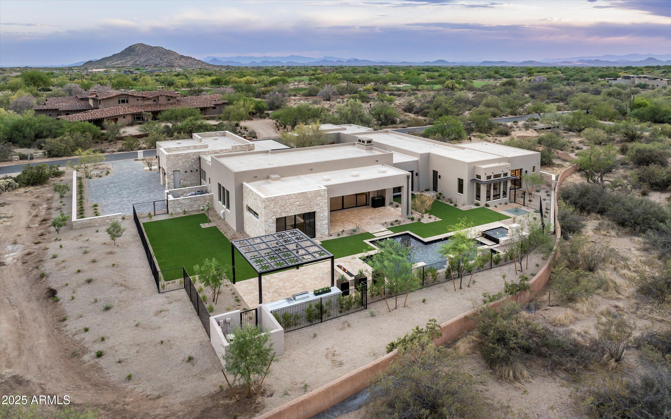 8386 E LEANING ROCK Road