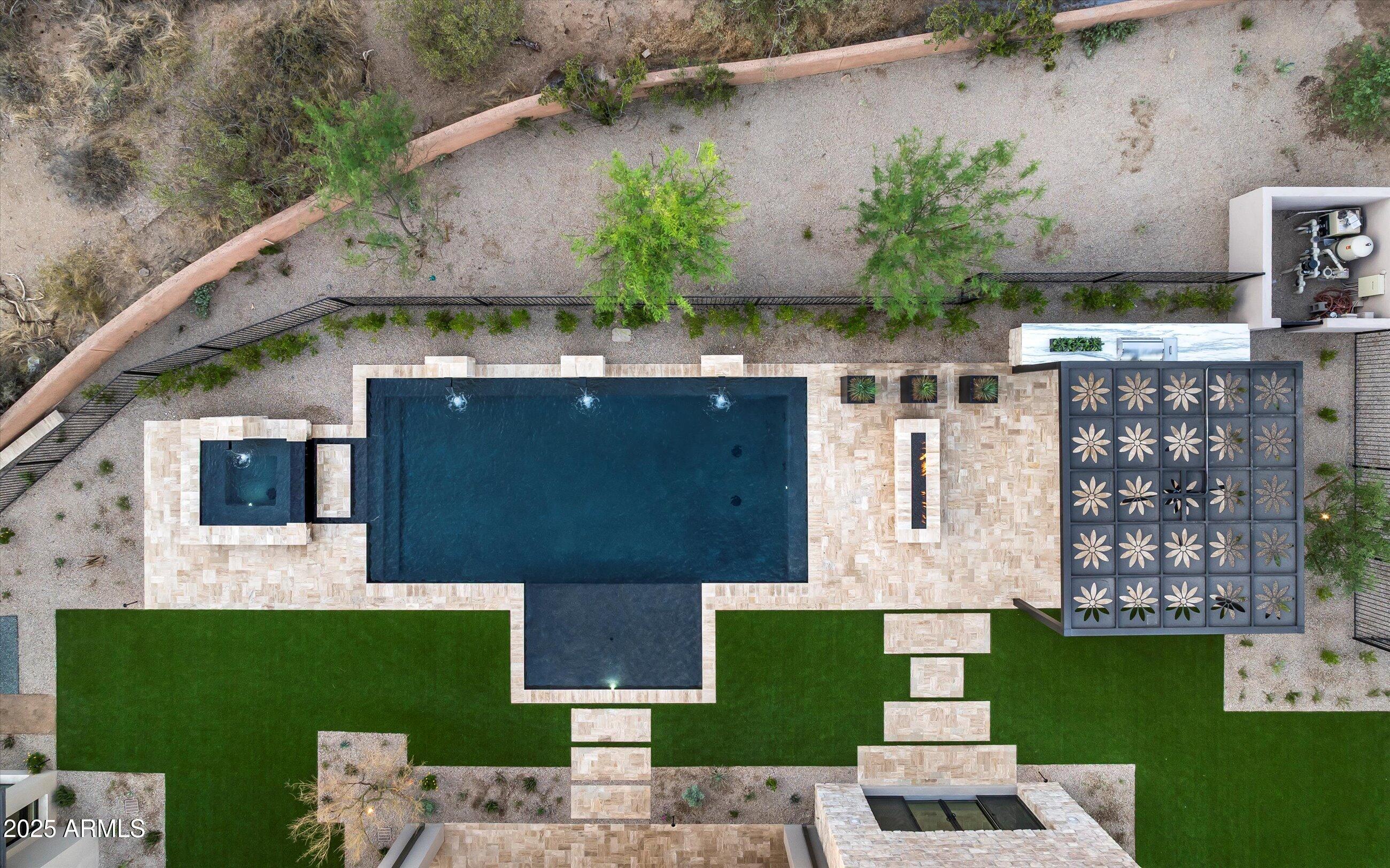 8386 E LEANING ROCK Road