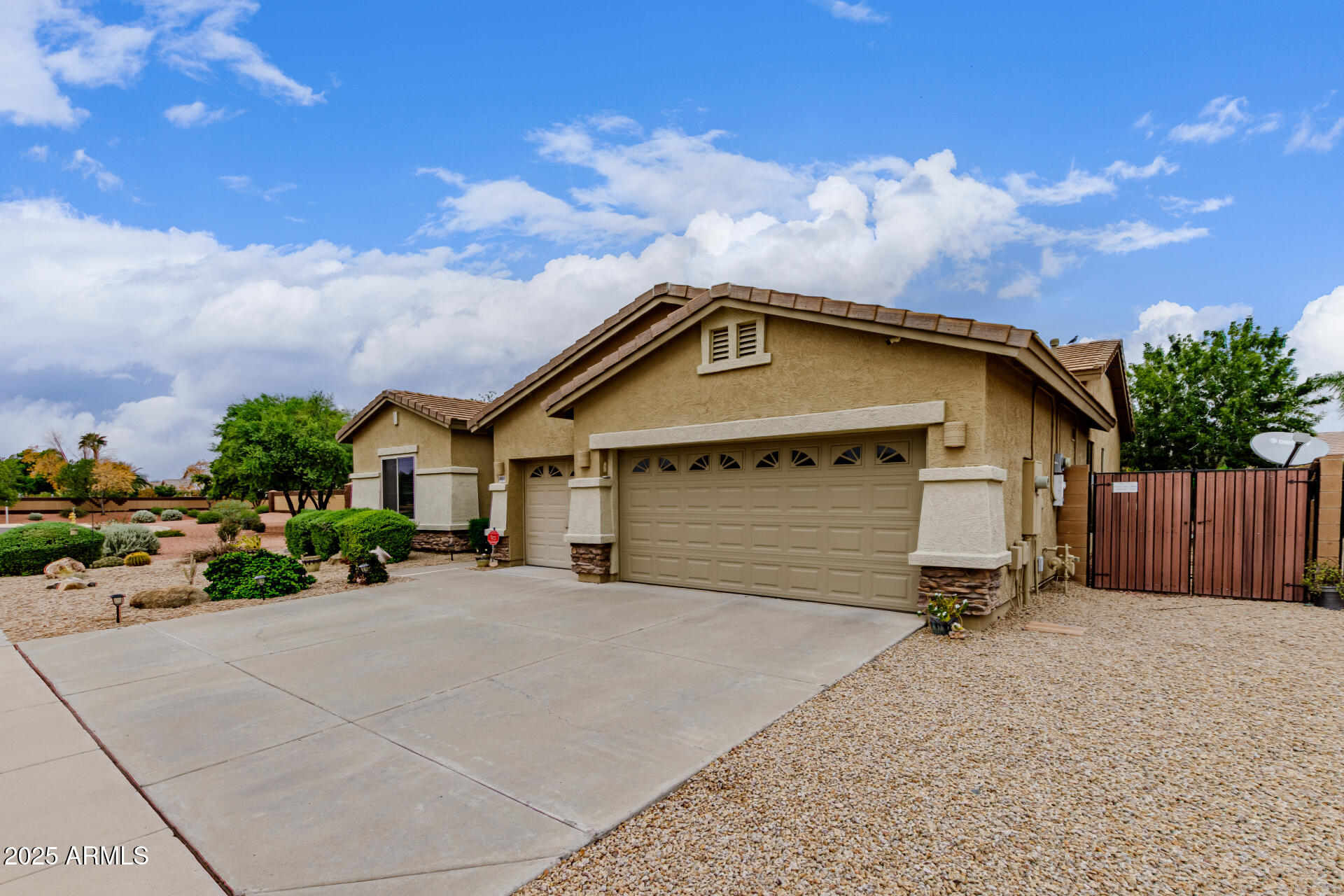 16846 W HALIFAX Street