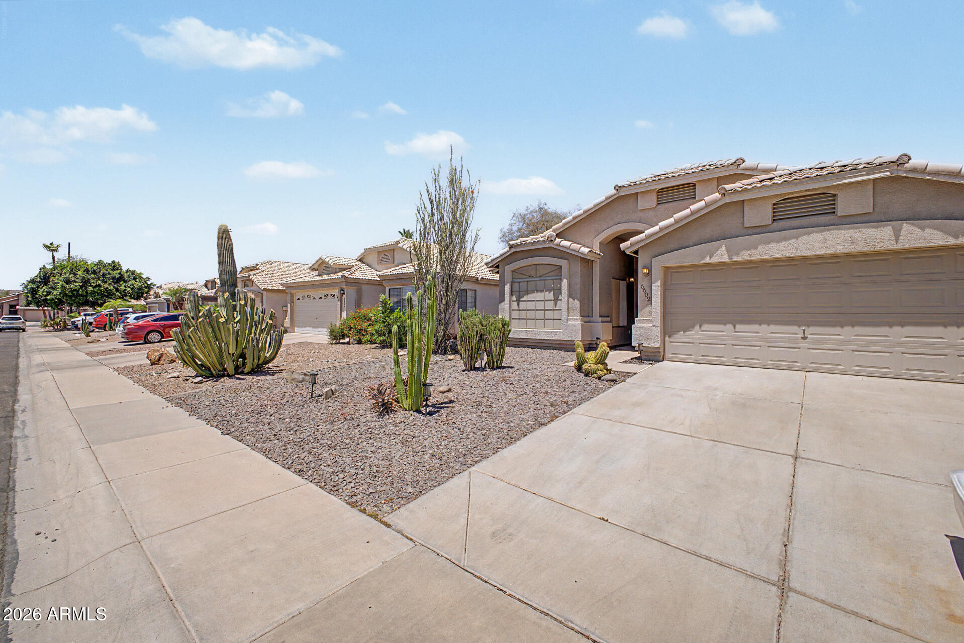 6602 W DESERT HOLLOW Drive