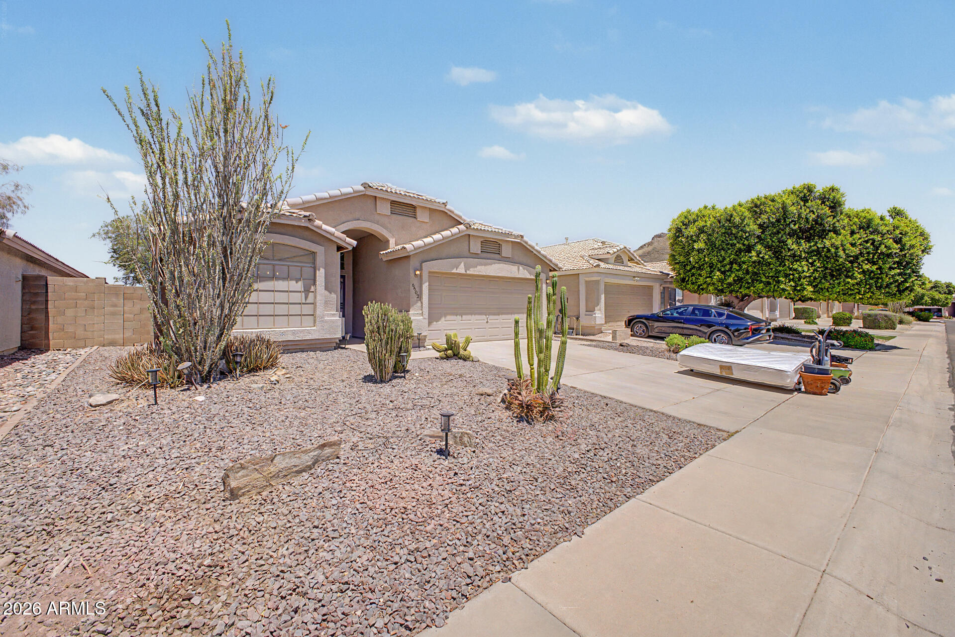 6602 W DESERT HOLLOW Drive