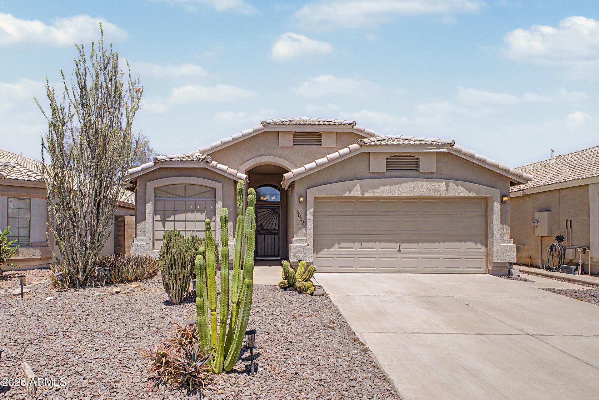 6602 W DESERT HOLLOW Drive
