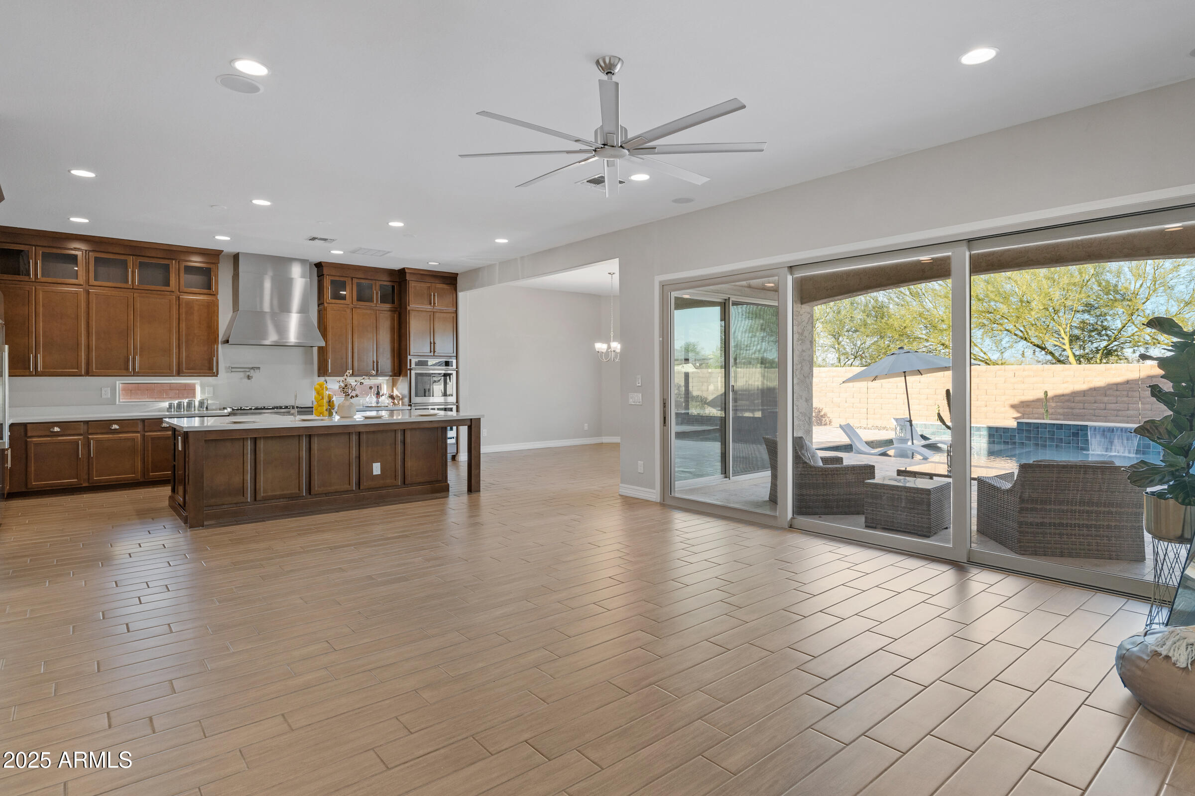 5211 S Del Rancho --