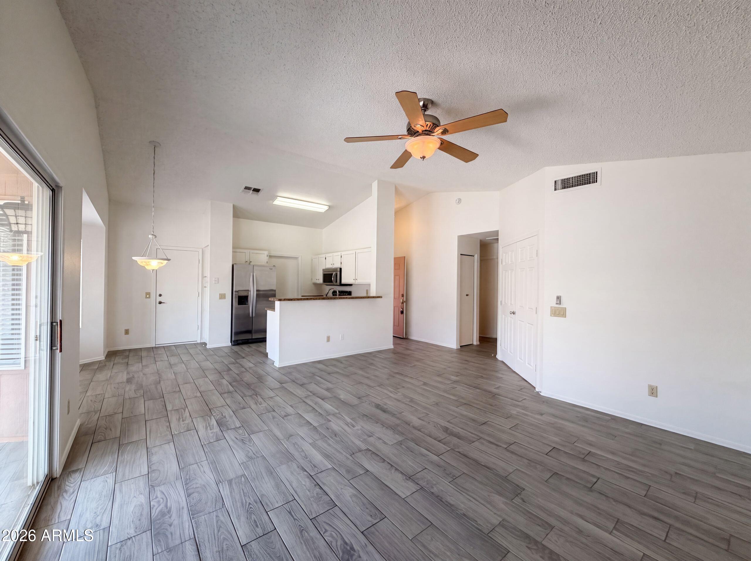 1842 E RIVIERA Drive