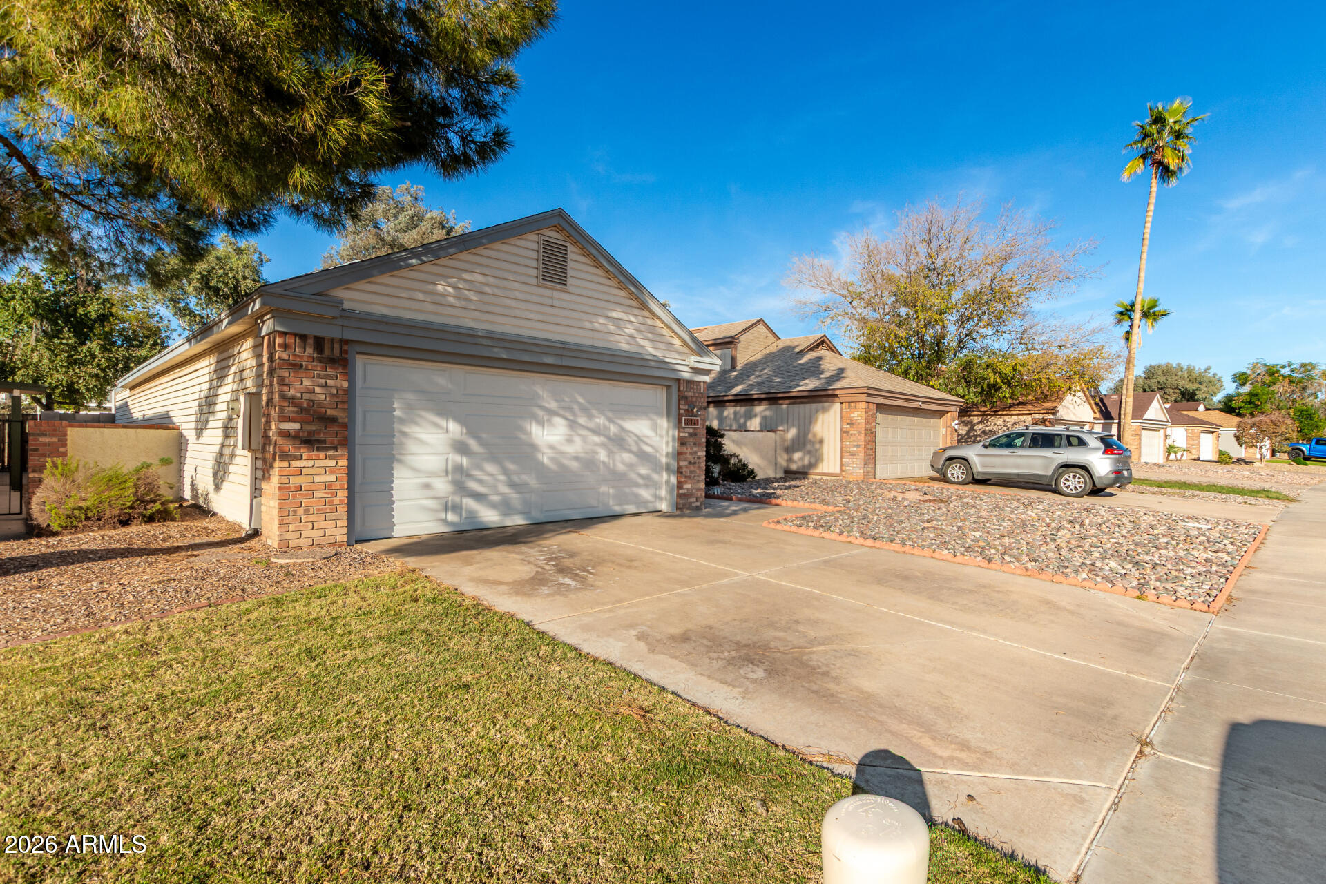 814 E ROCKWELL Drive