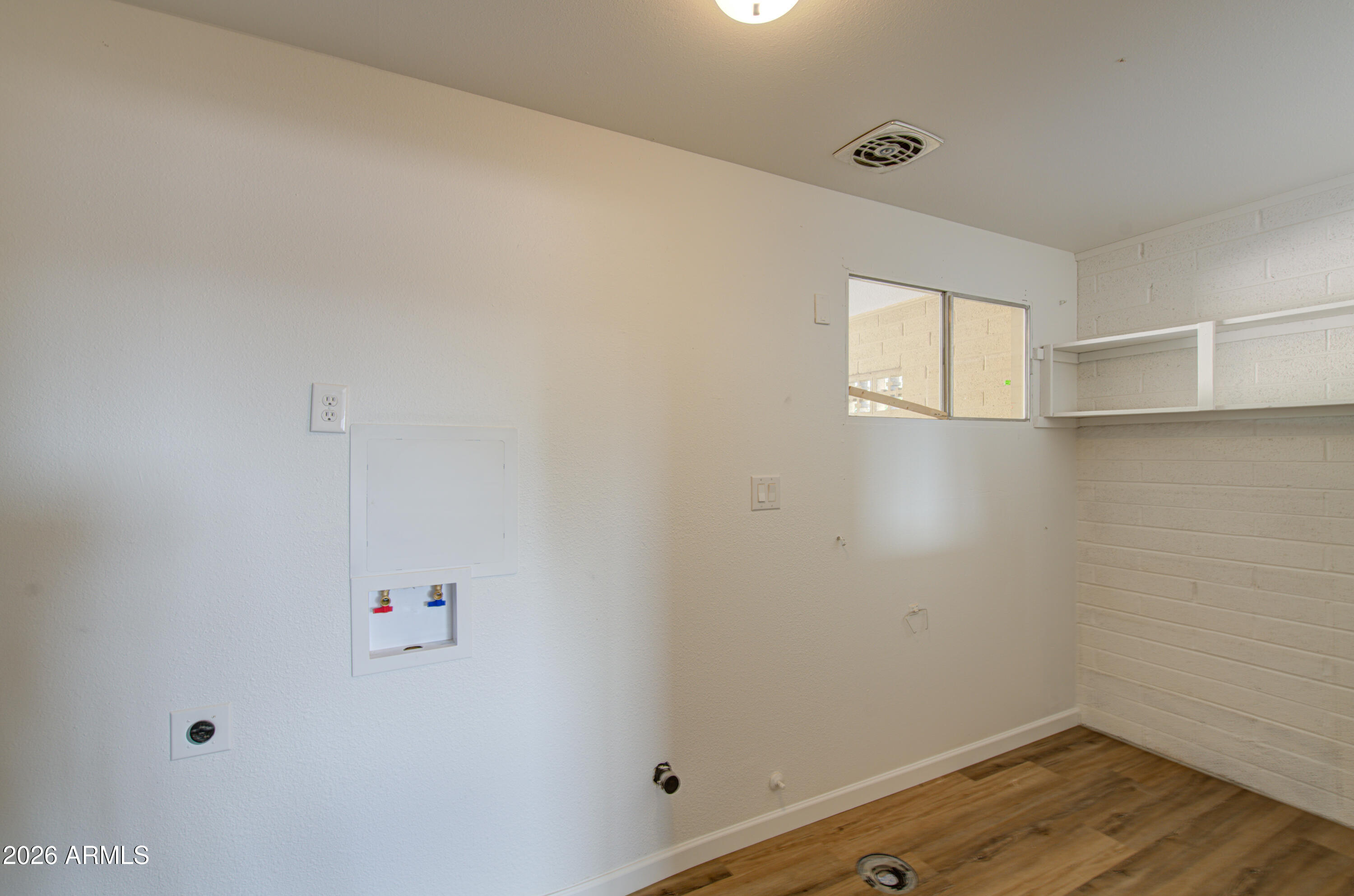 APACHE HOMES - Residential