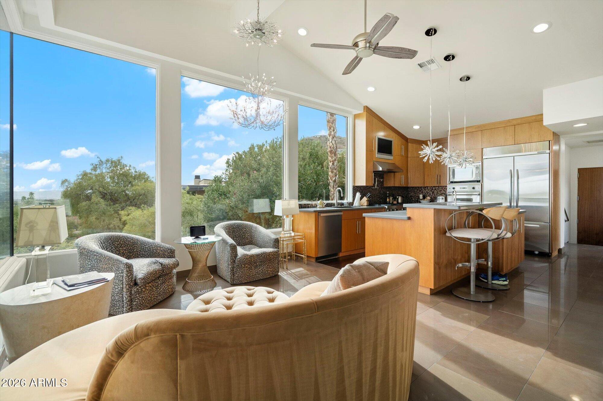 7115 N HILLSIDE Drive