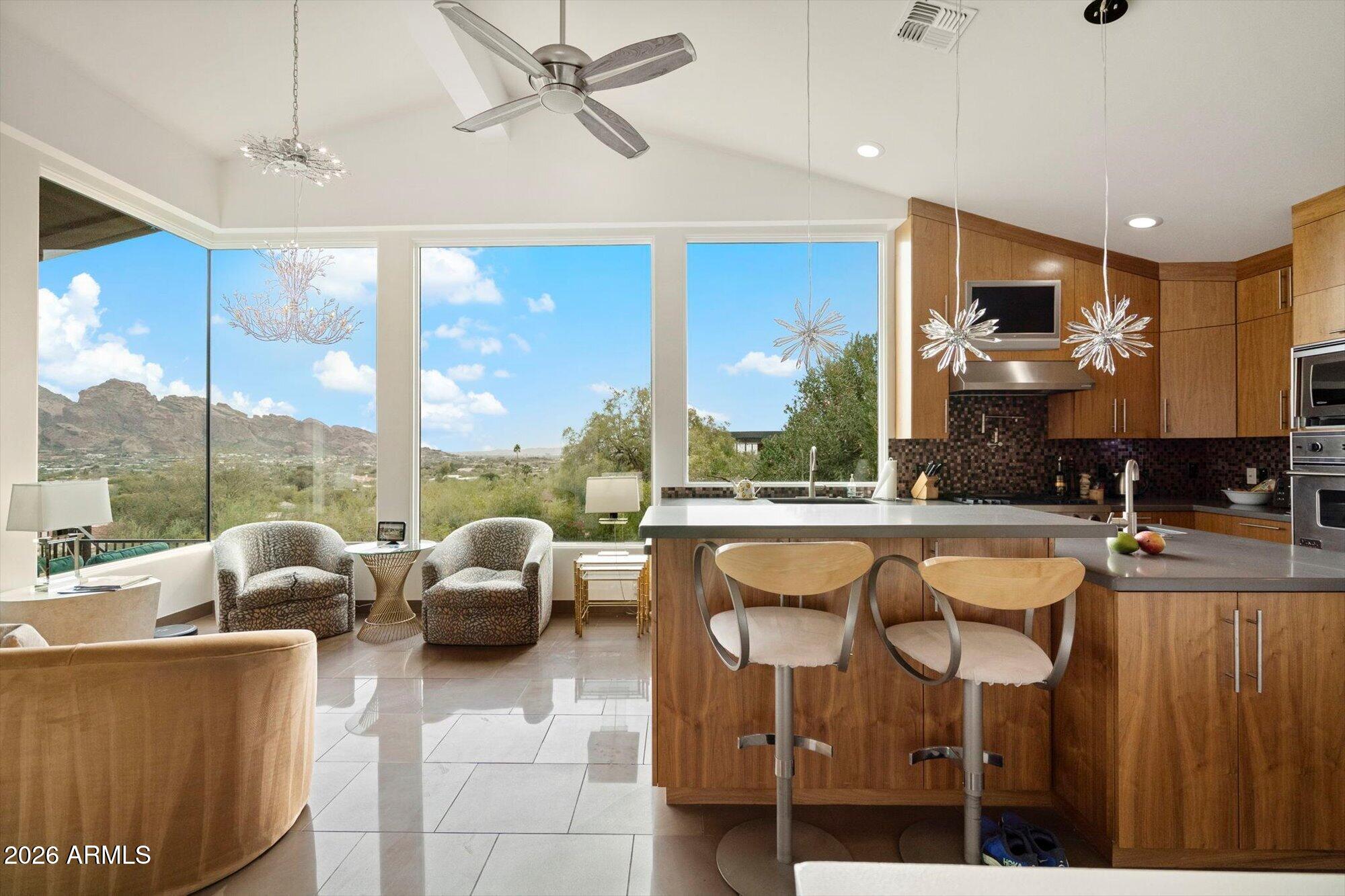 7115 N HILLSIDE Drive