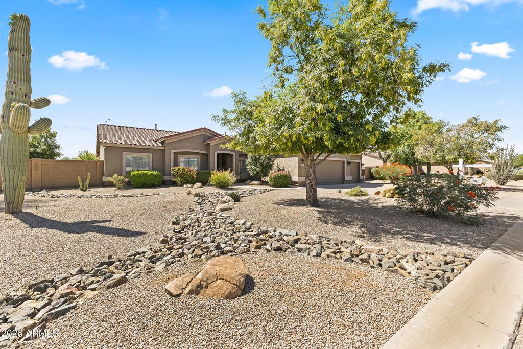 Photo of 237 E Desert Holly Drive, San Tan Valley, AZ 85143 (MLS # 7021139)
