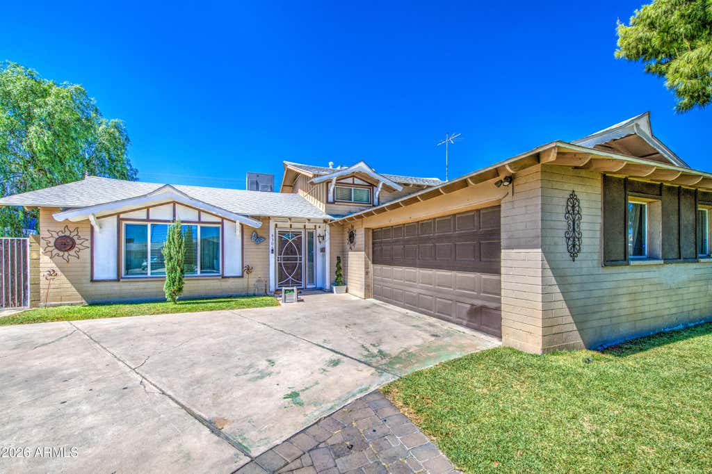 Photo of 4306 W Claremont Street, Glendale, AZ 85301 (MLS # 7055454)