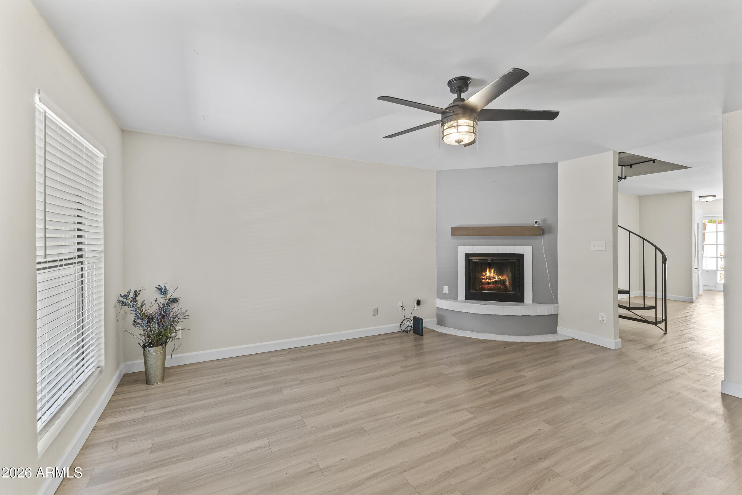 1425 E DESERT COVE Avenue 15