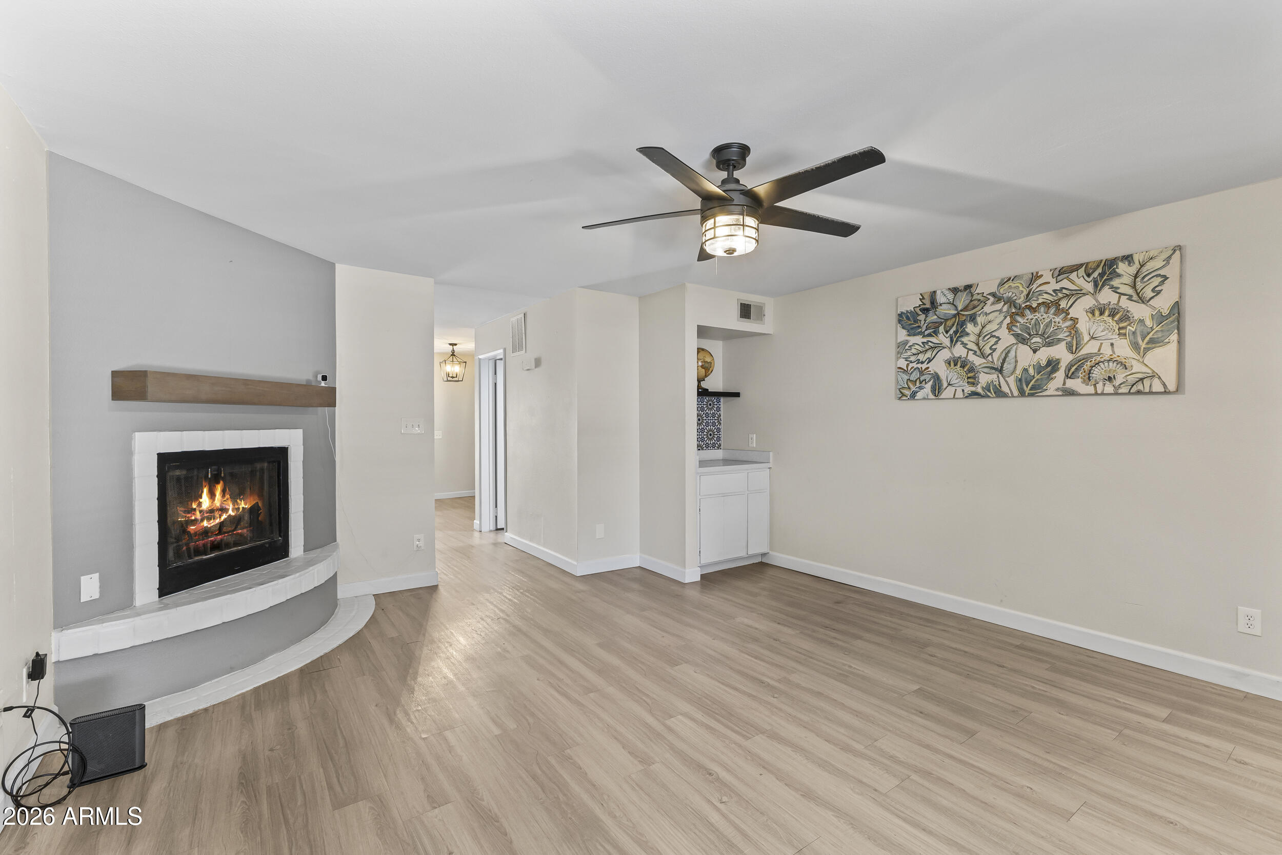 1425 E DESERT COVE Avenue 15