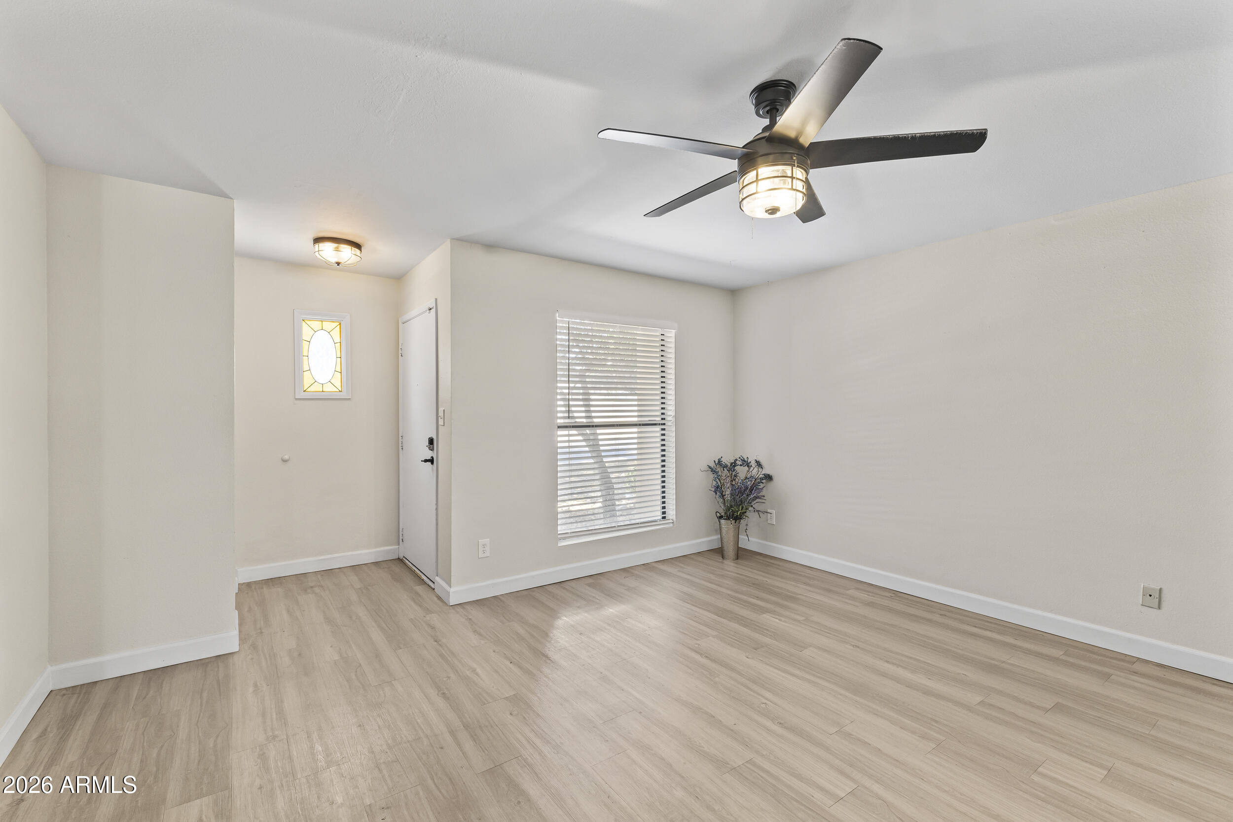 1425 E DESERT COVE Avenue 15