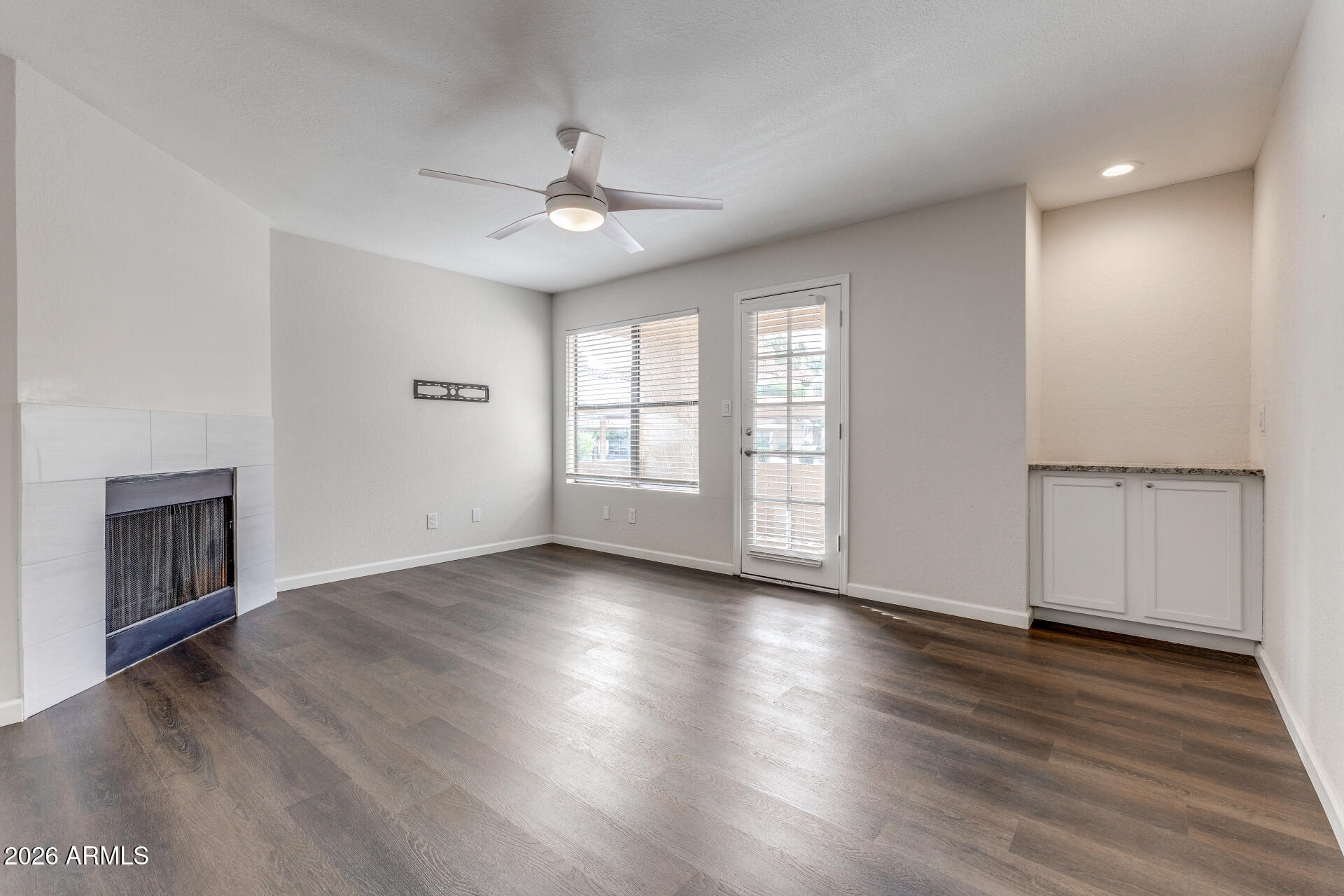 8787 E MOUNTAIN VIEW Road 1124