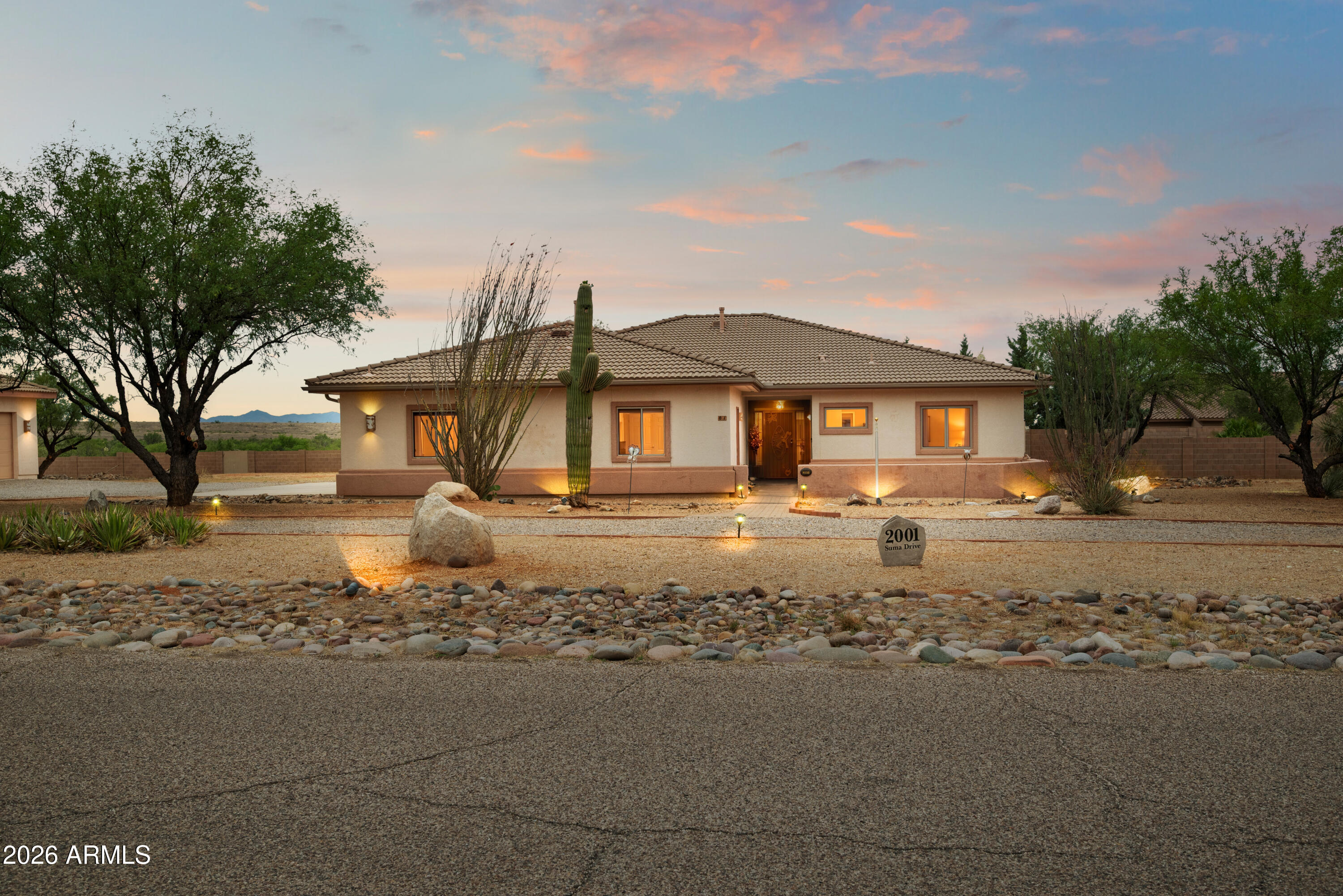 2001 E SUMA Drive
