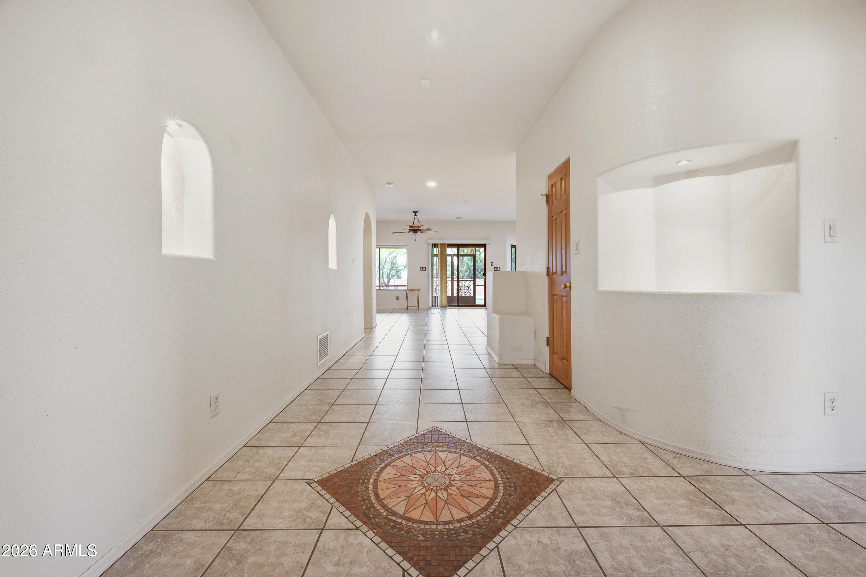 2001 E SUMA Drive