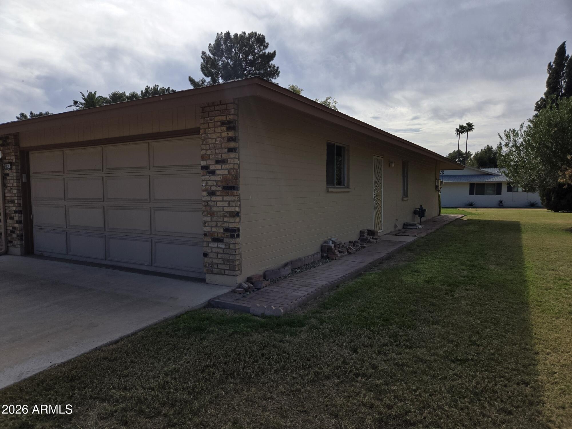 10207 W FORRESTER Drive