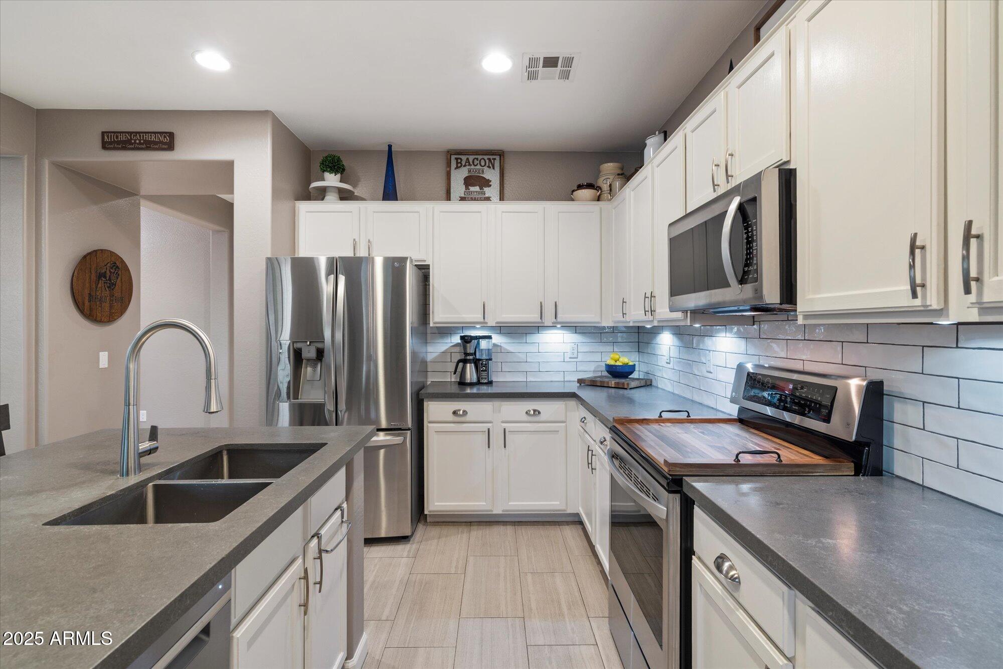 9226 W BUCKHORN Trail