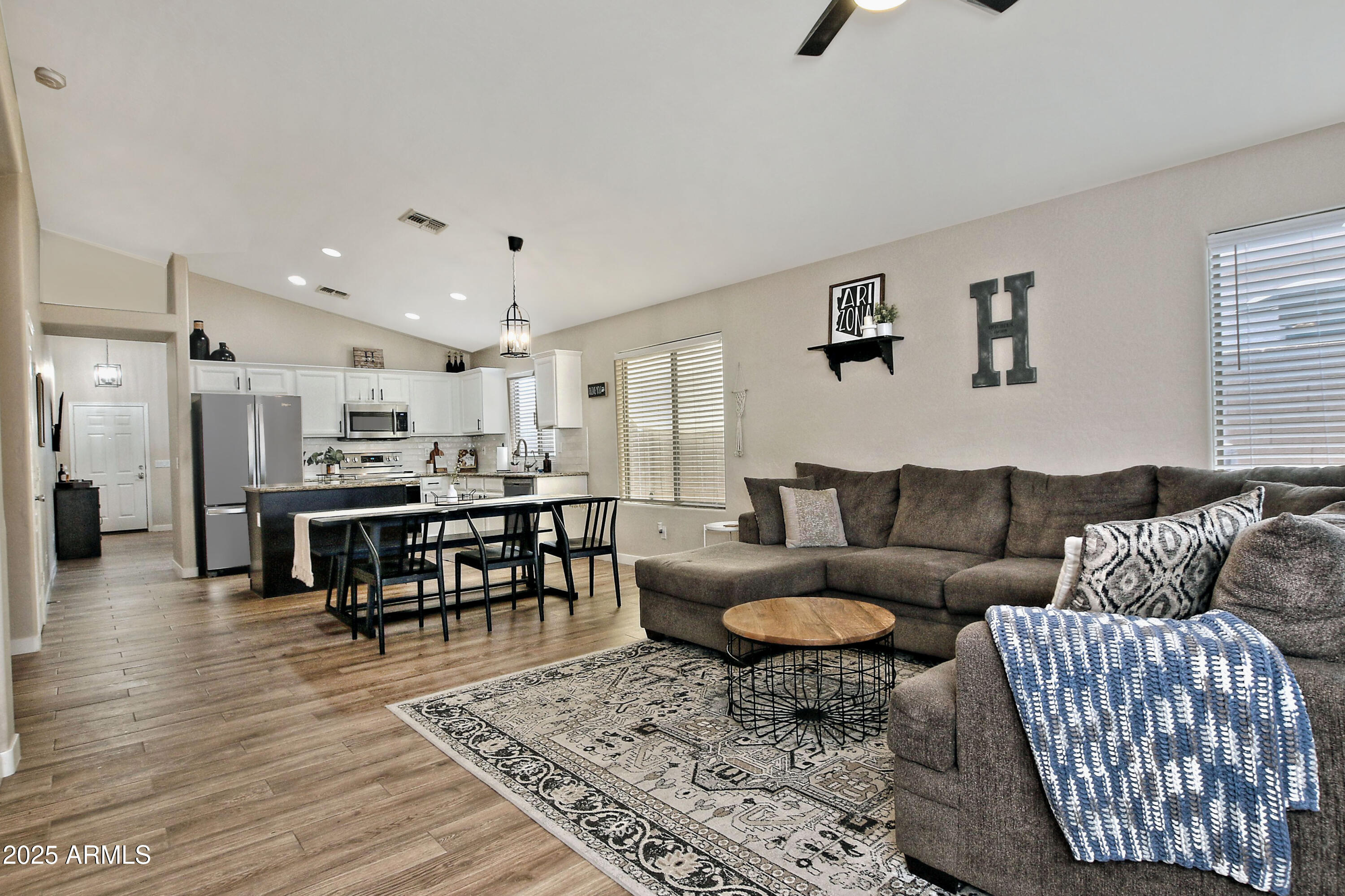 3812 W Carlos Lane