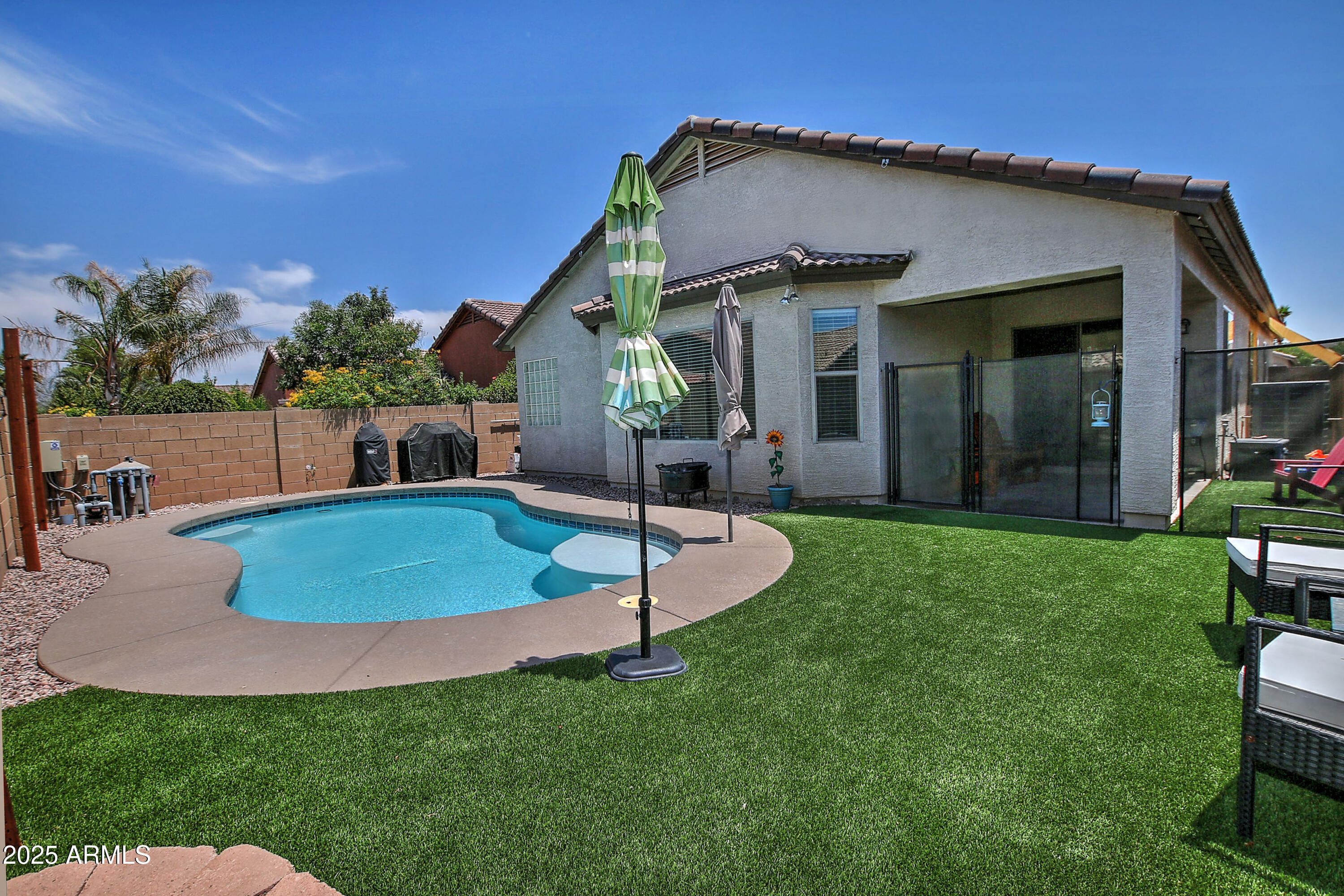 3812 W Carlos Lane