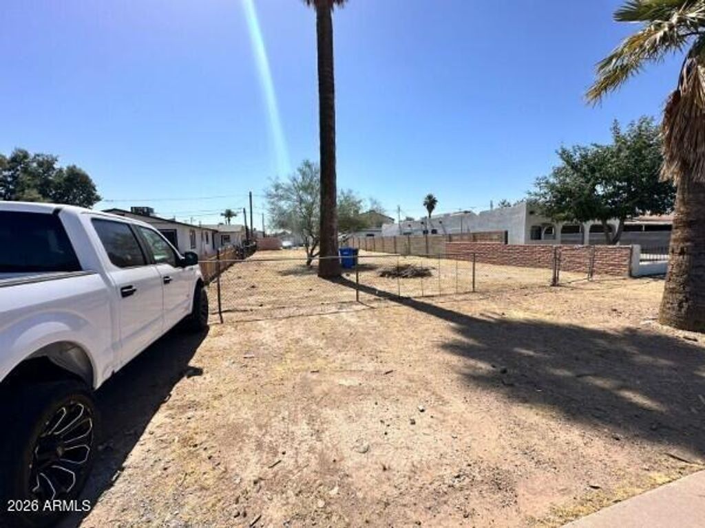Photo of 914 S Montezuma Avenue #17,18, Phoenix, AZ 85003 (MLS # 7043435)