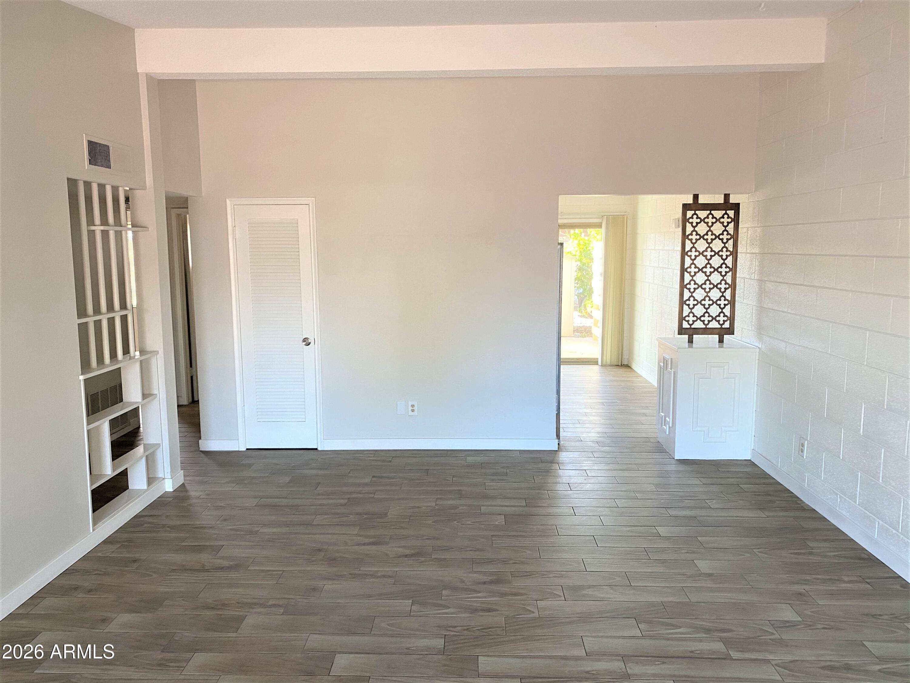 7035 E WILSHIRE Drive 4