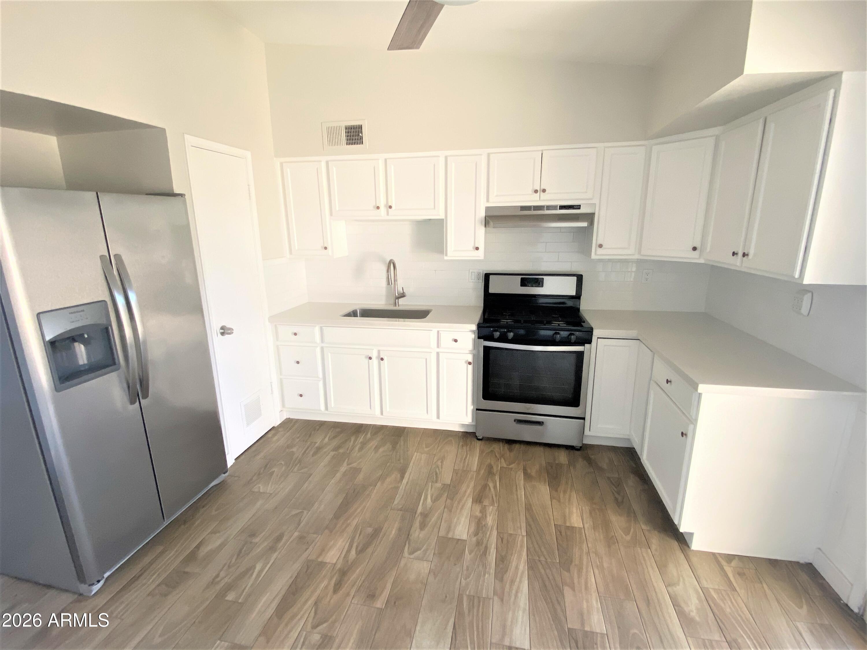 7035 E WILSHIRE Drive 4