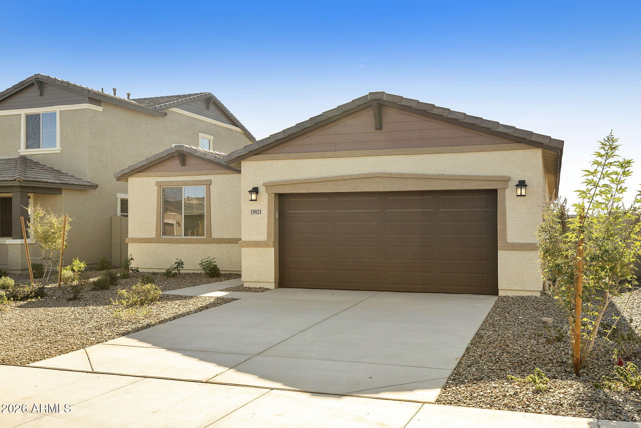 19021 W ROSE Lane