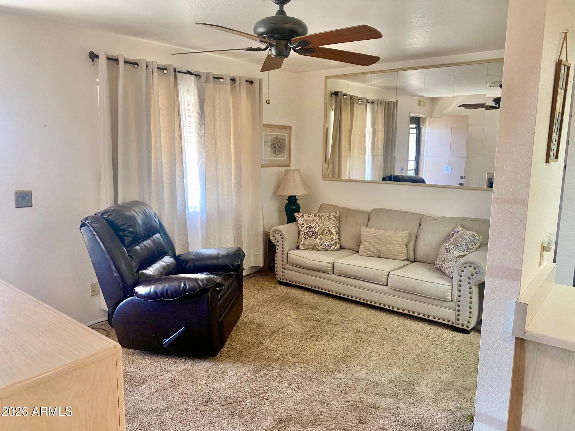 320 E LANCASTER Court