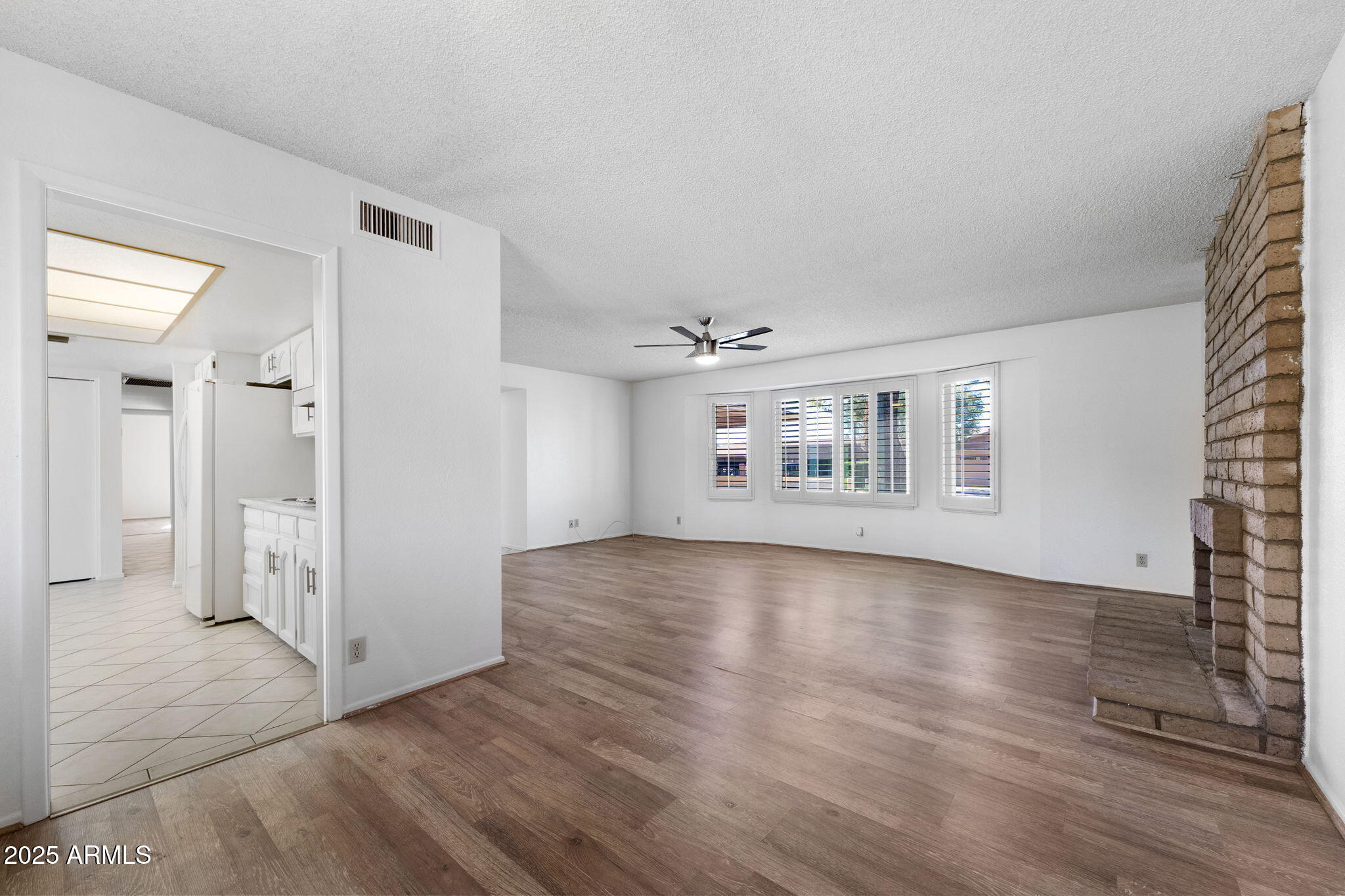 1735 LEISURE WORLD --