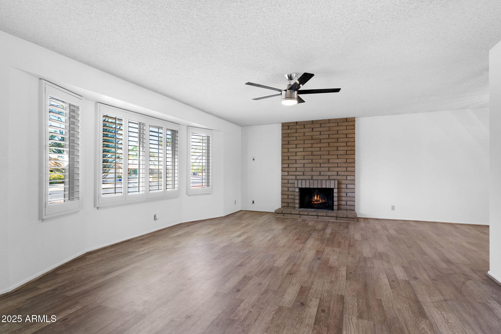 1735 LEISURE WORLD --