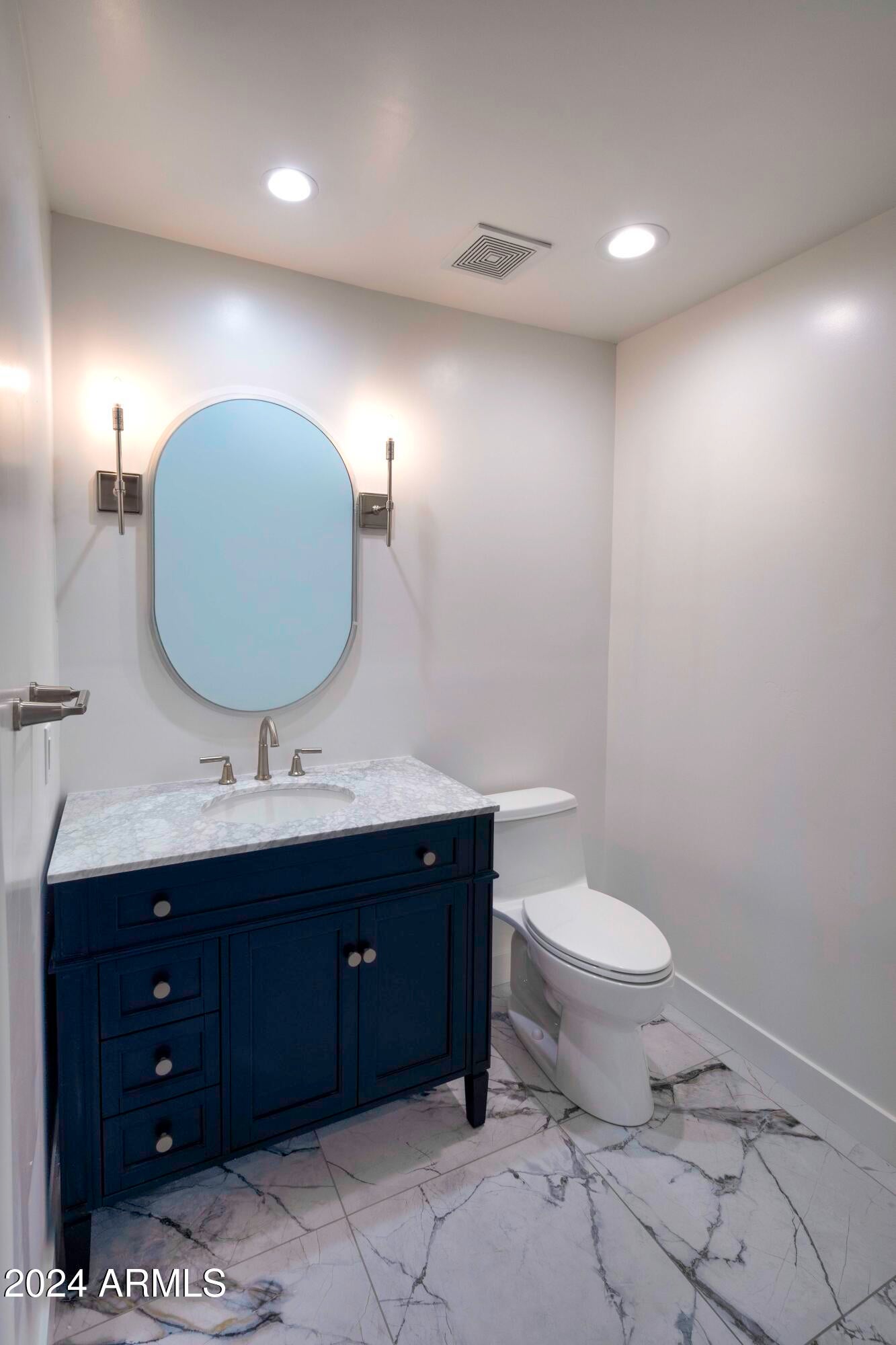 SCOTTSDALE WATERFRONT RESIDENCES - Residential
