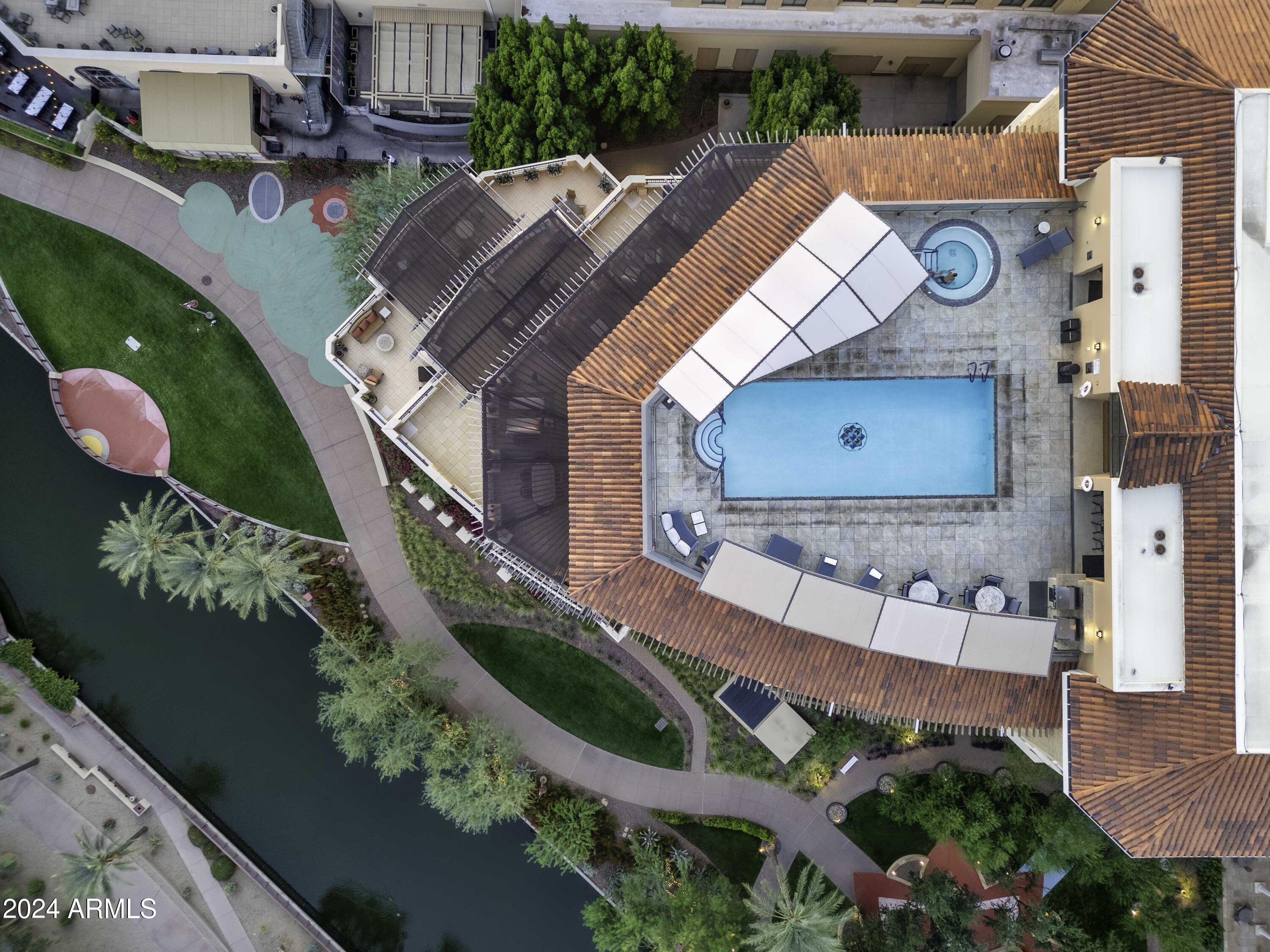 SCOTTSDALE WATERFRONT RESIDENCES - Residential