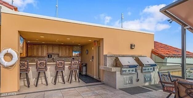 SCOTTSDALE WATERFRONT RESIDENCES - Residential