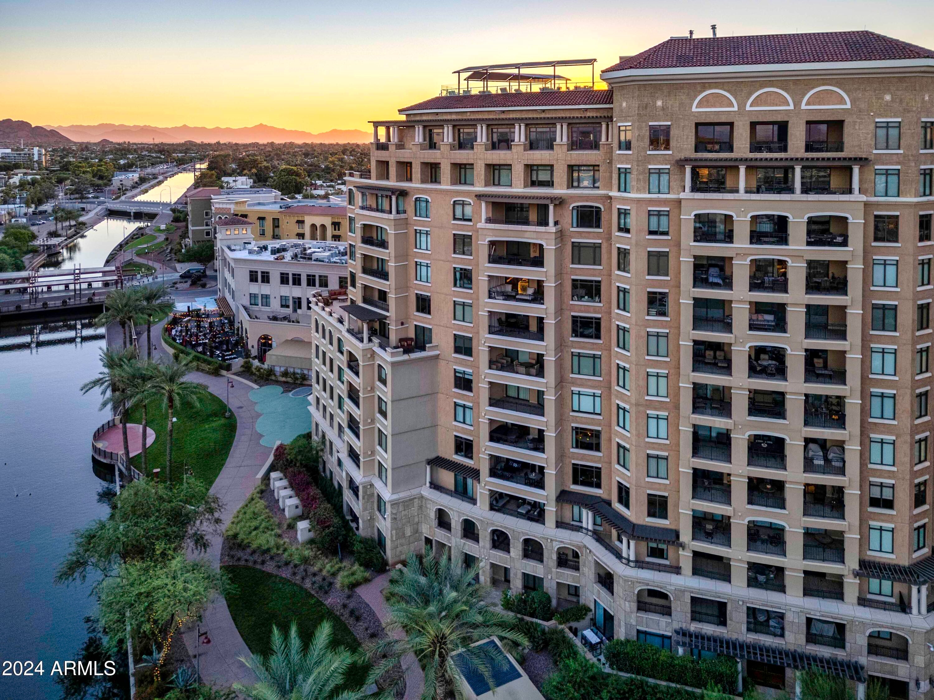 SCOTTSDALE WATERFRONT RESIDENCES - Residential