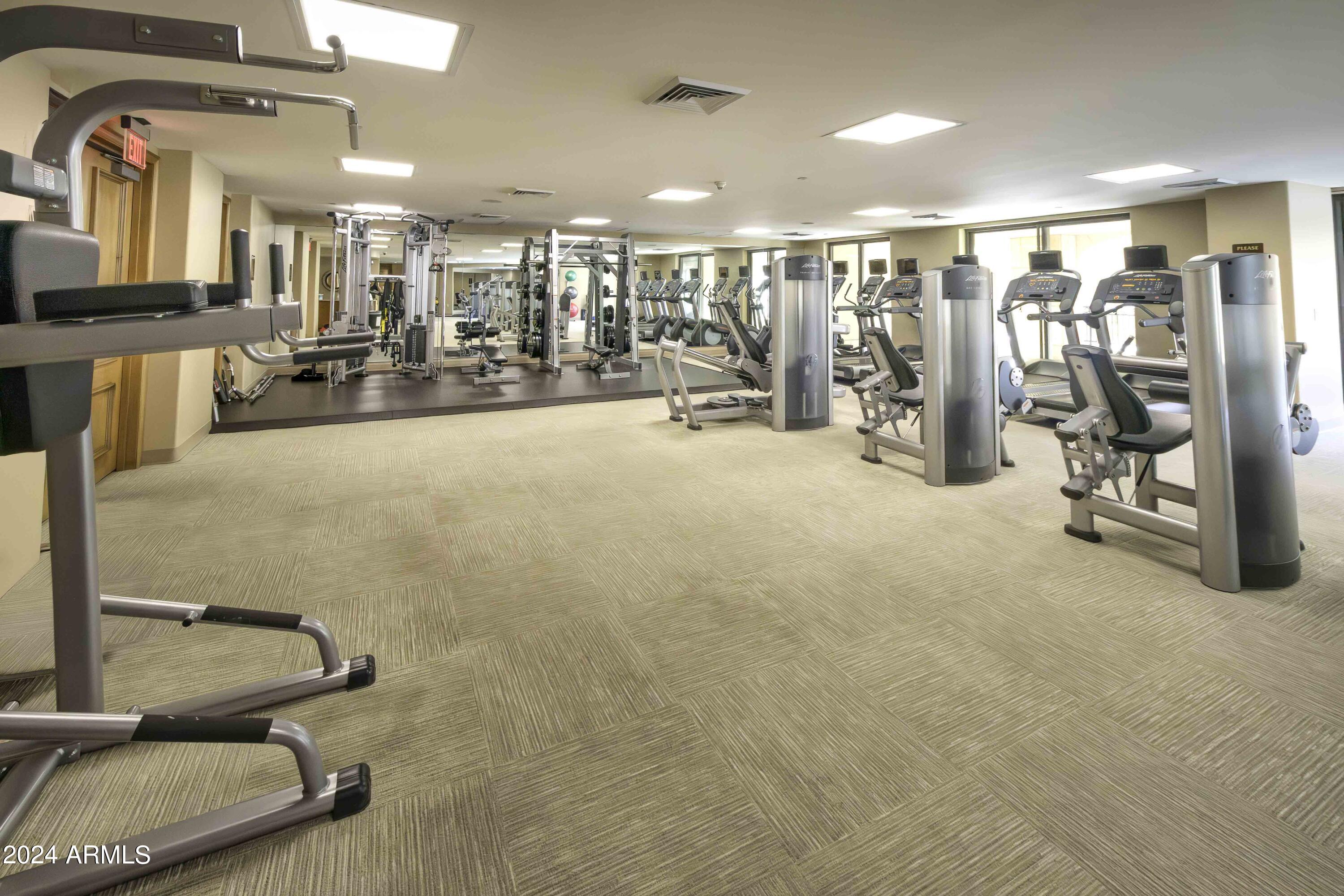 SCOTTSDALE WATERFRONT RESIDENCES - Residential