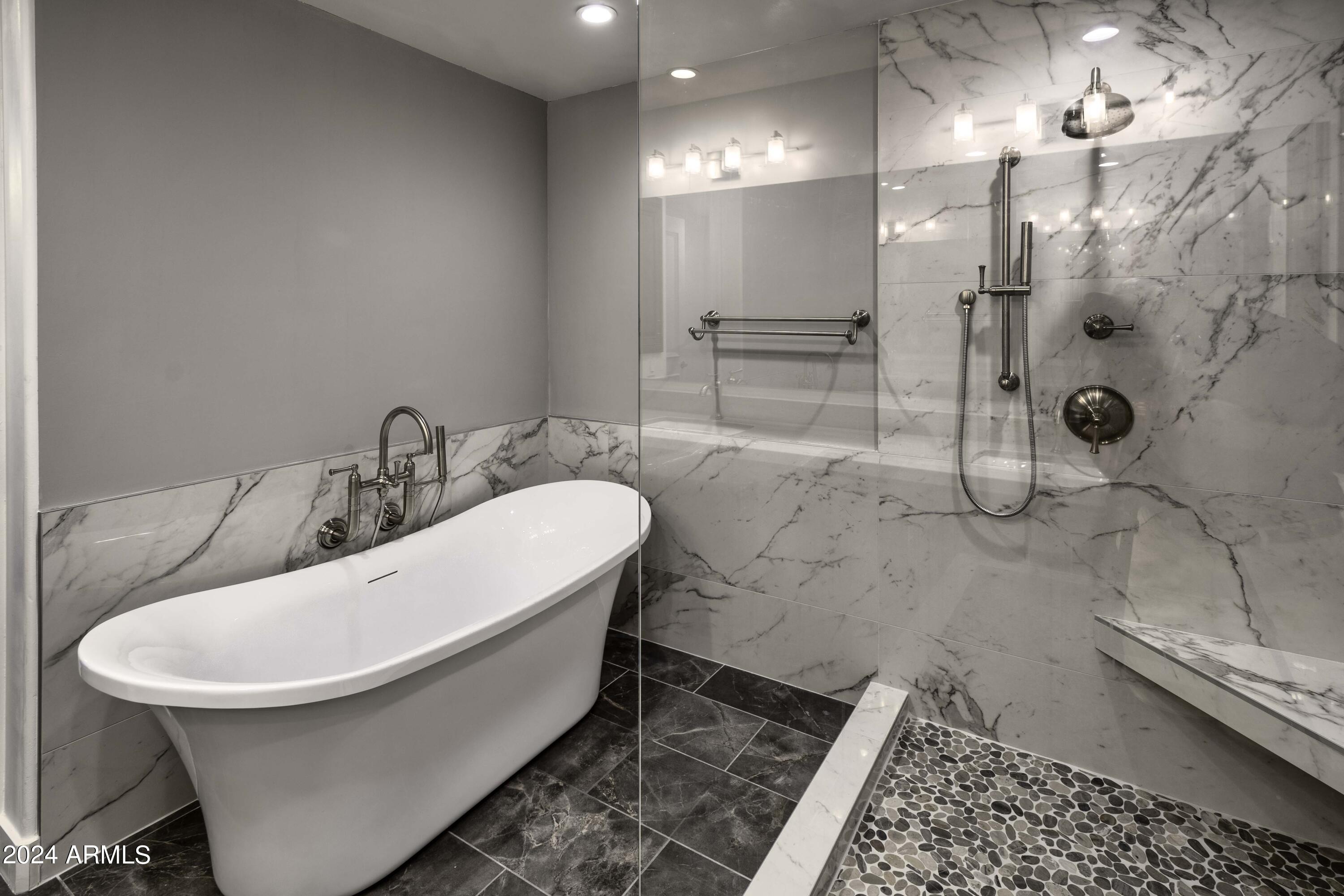 SCOTTSDALE WATERFRONT RESIDENCES - Residential