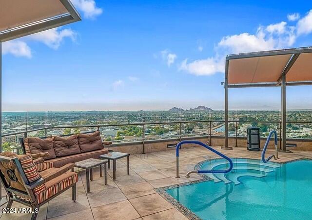 SCOTTSDALE WATERFRONT RESIDENCES - Residential