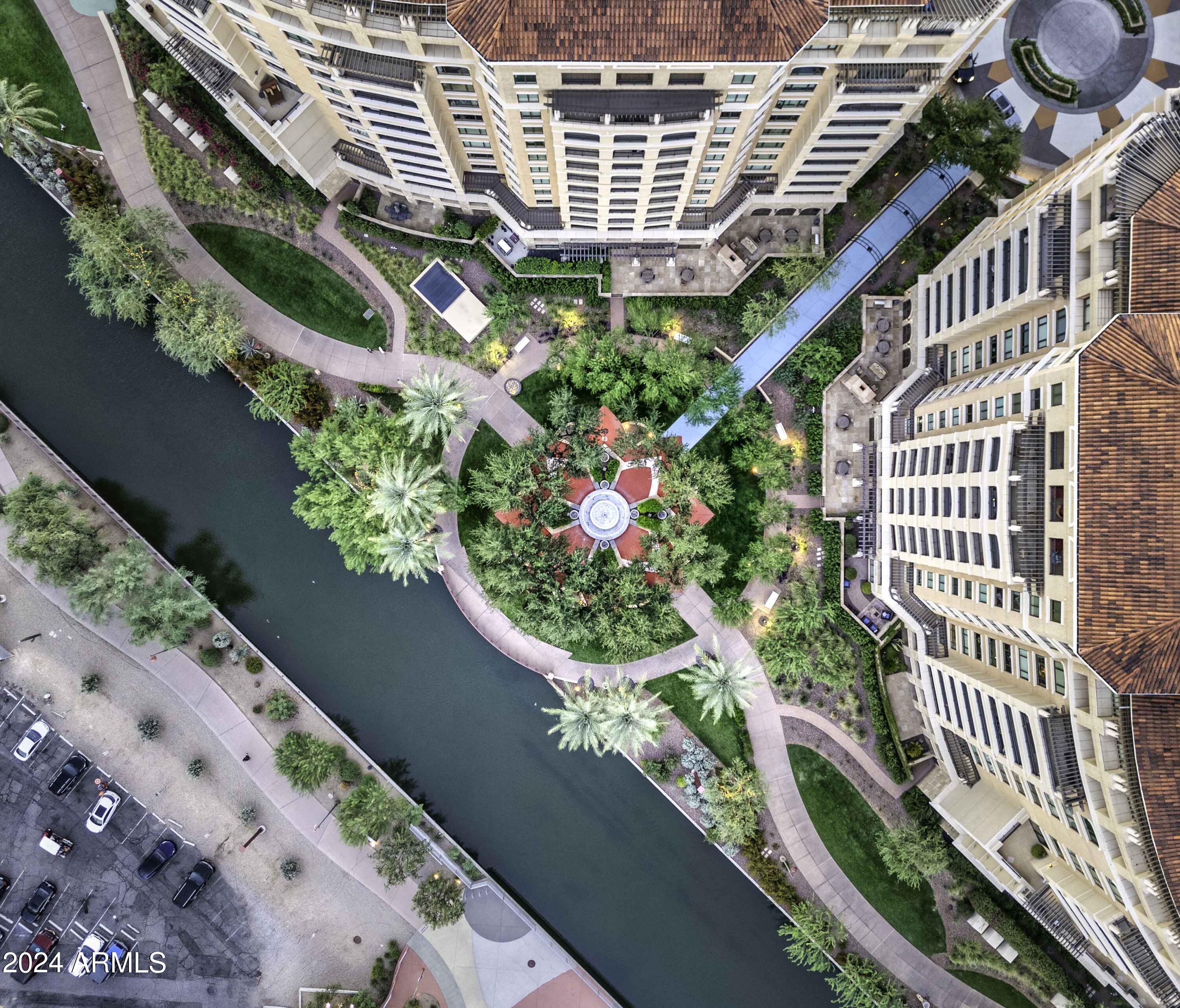 SCOTTSDALE WATERFRONT RESIDENCES - Residential