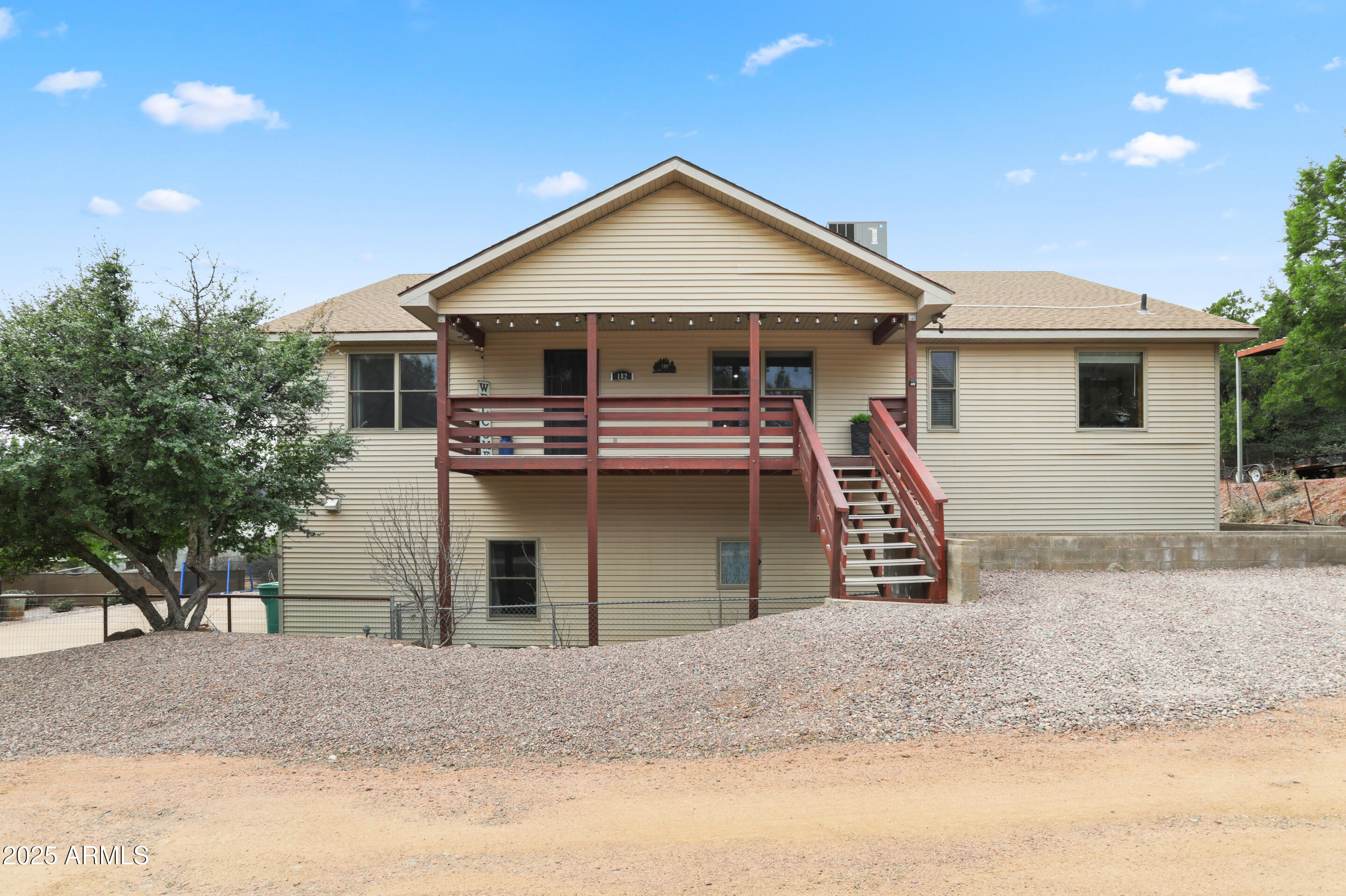182 N HELEN Drive